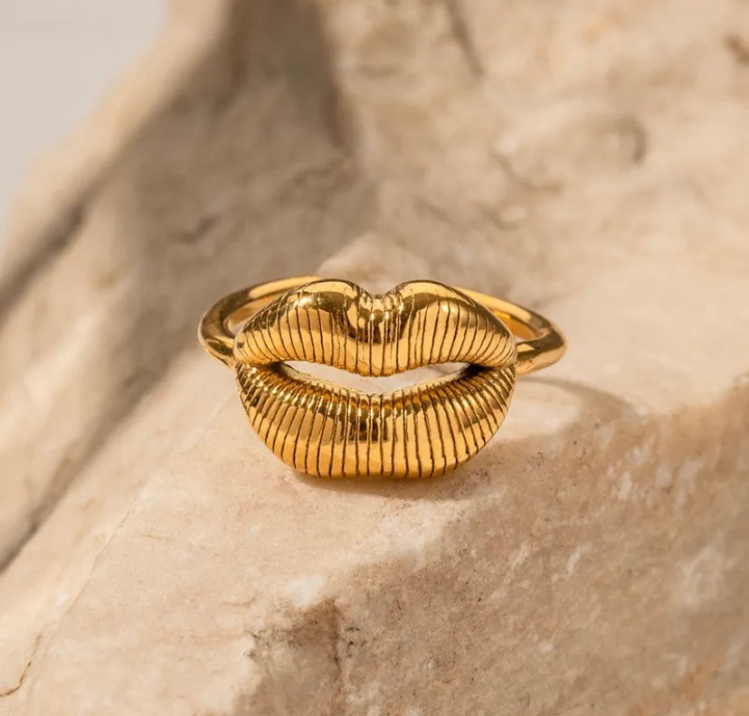 Anillo Kiss Dorado