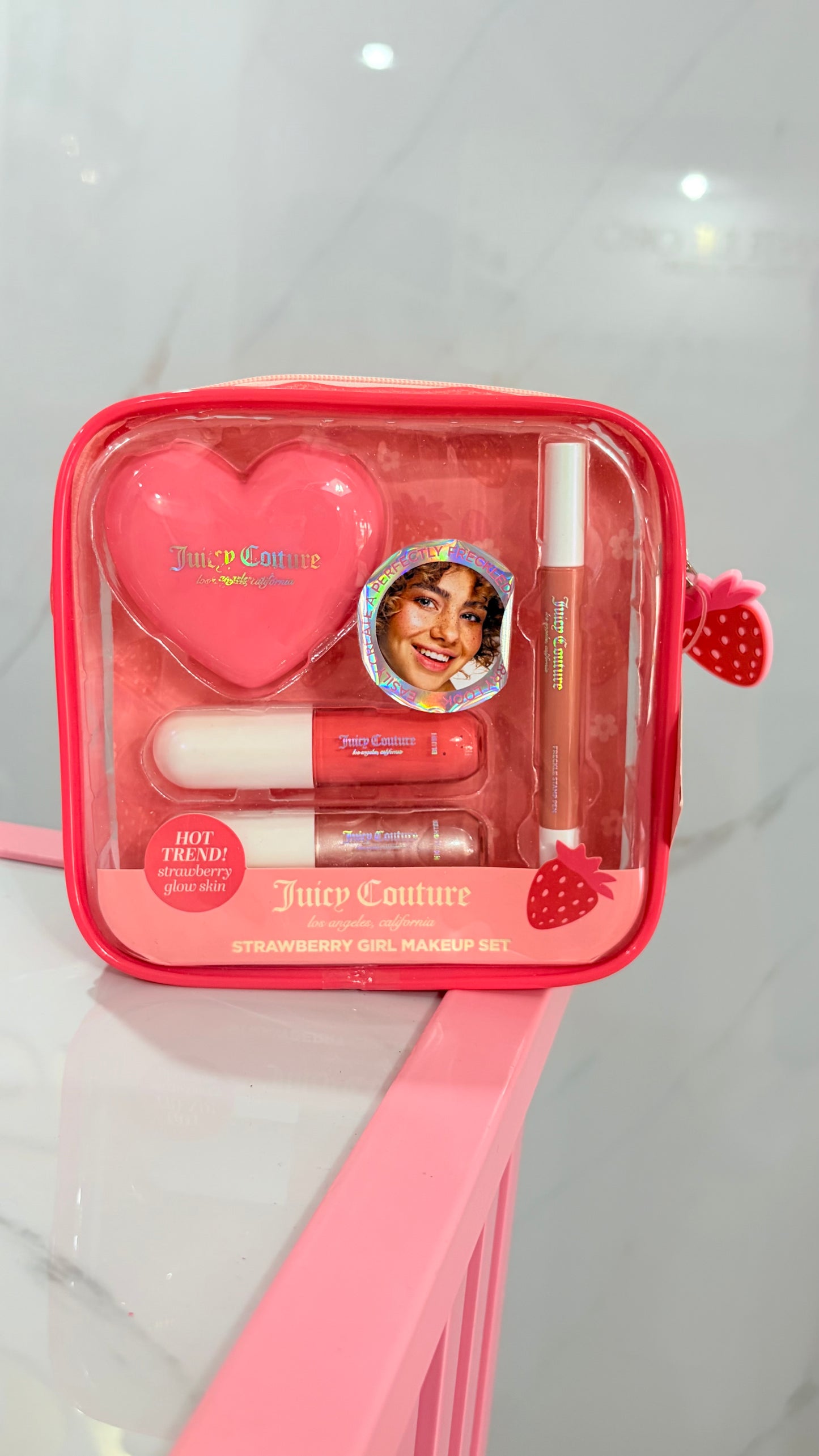 Set Maquillaje Fresa🍓 Juicy Couture