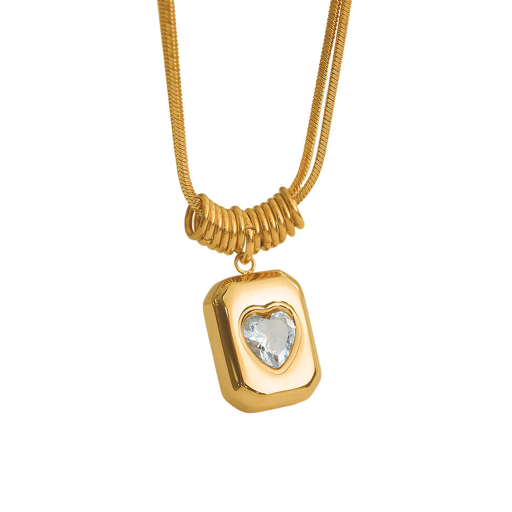 Collar Rectangular Con Corazón Blanco