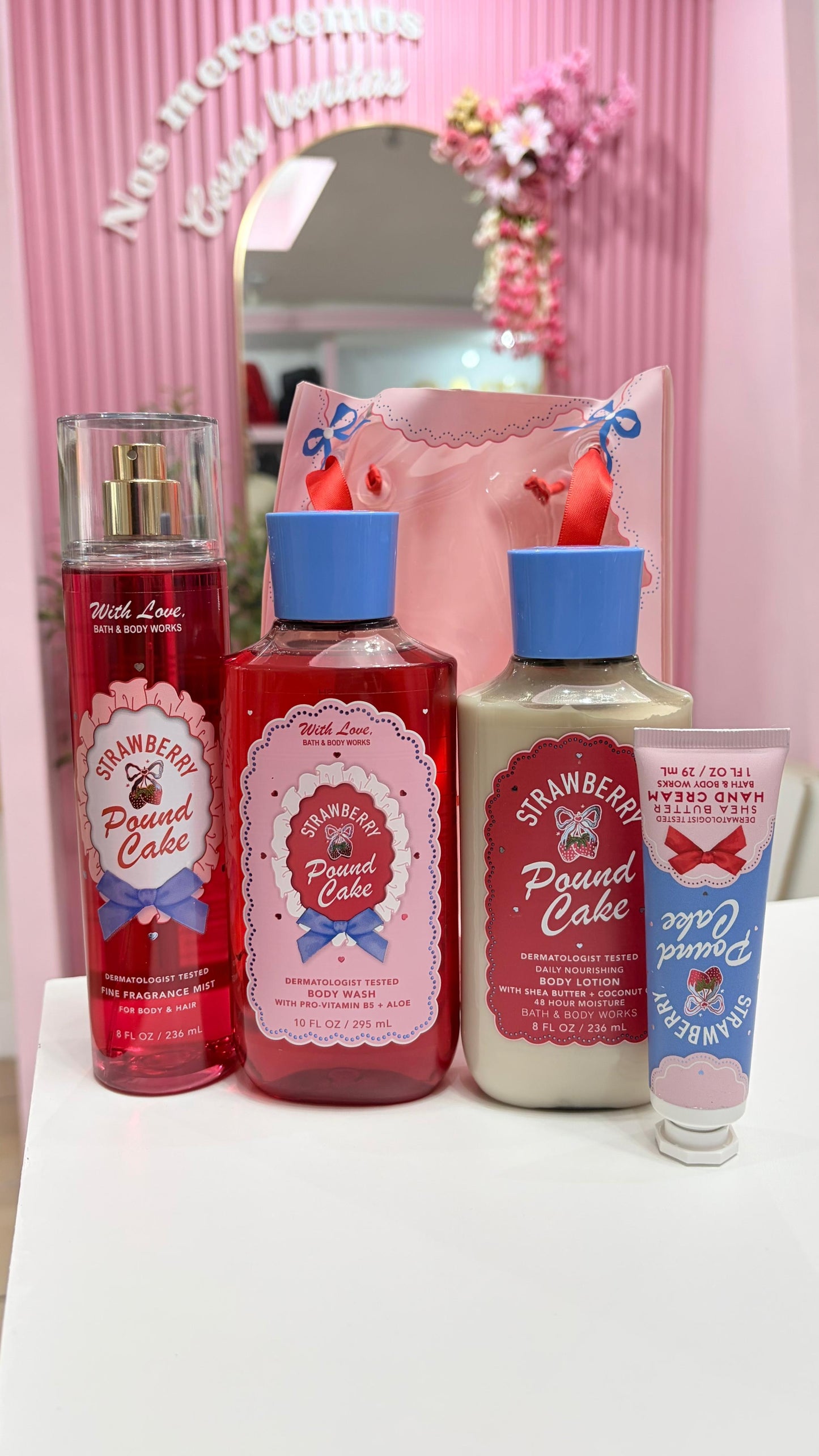 Set Dama Body Wash, Crema Corporal, Body Mist Y Crema De Manos Strawberry Poundcake B&BW