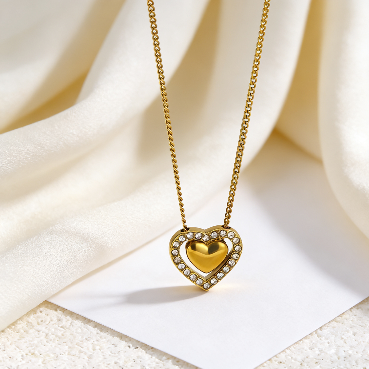 Collar Corazón Blanco Con Piedras Blancas