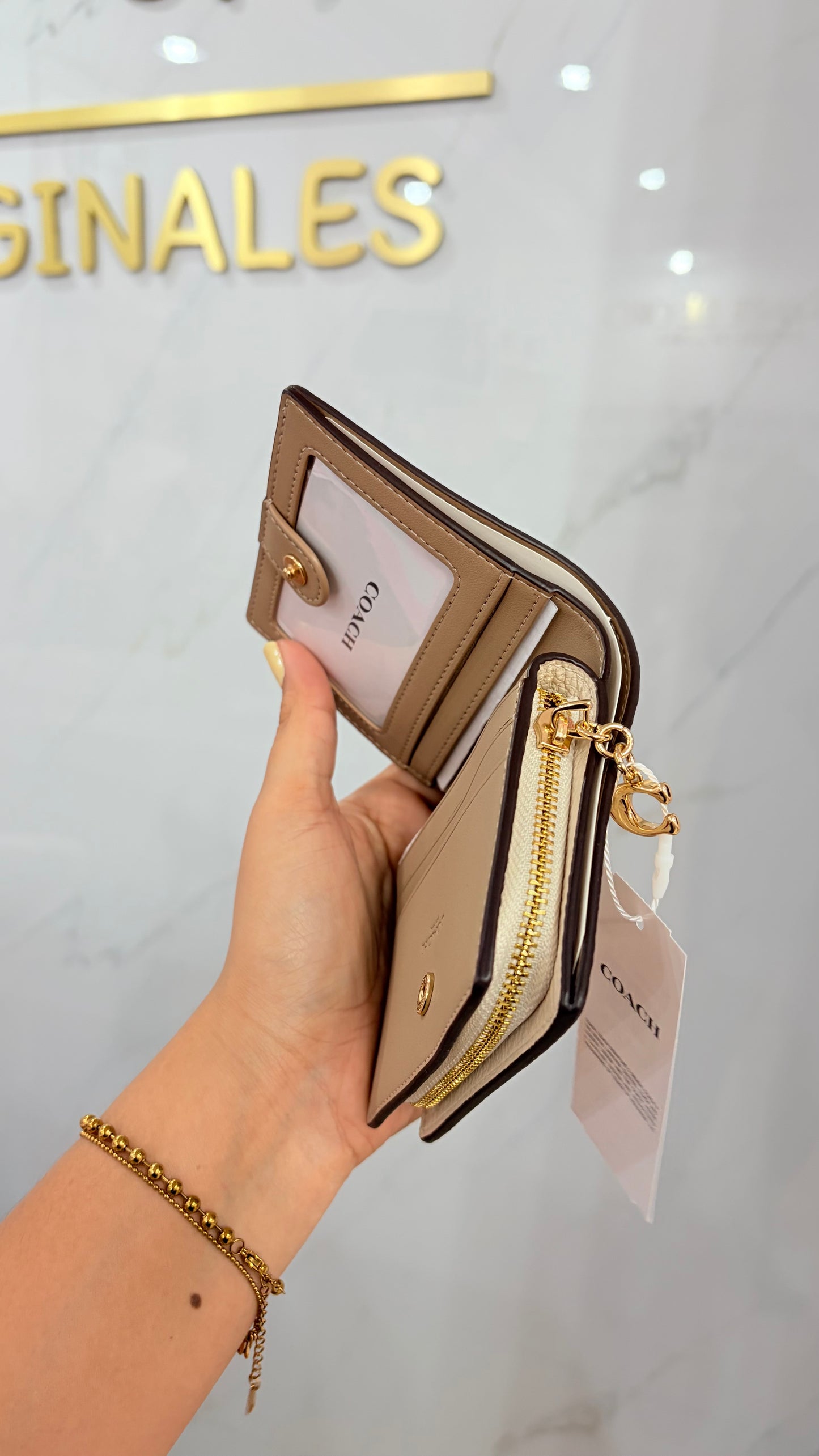 Cartera Dama Blanca Con Cerezas🍒 Coach