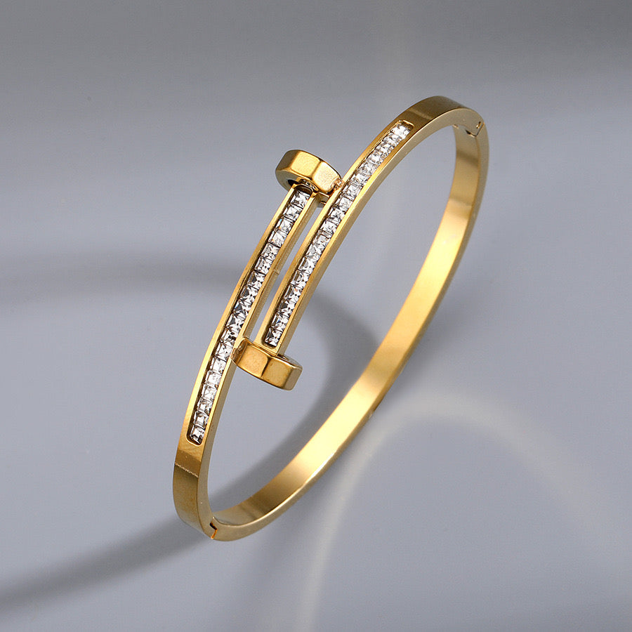 Brazalete Doble Clavo Piedras Blancas