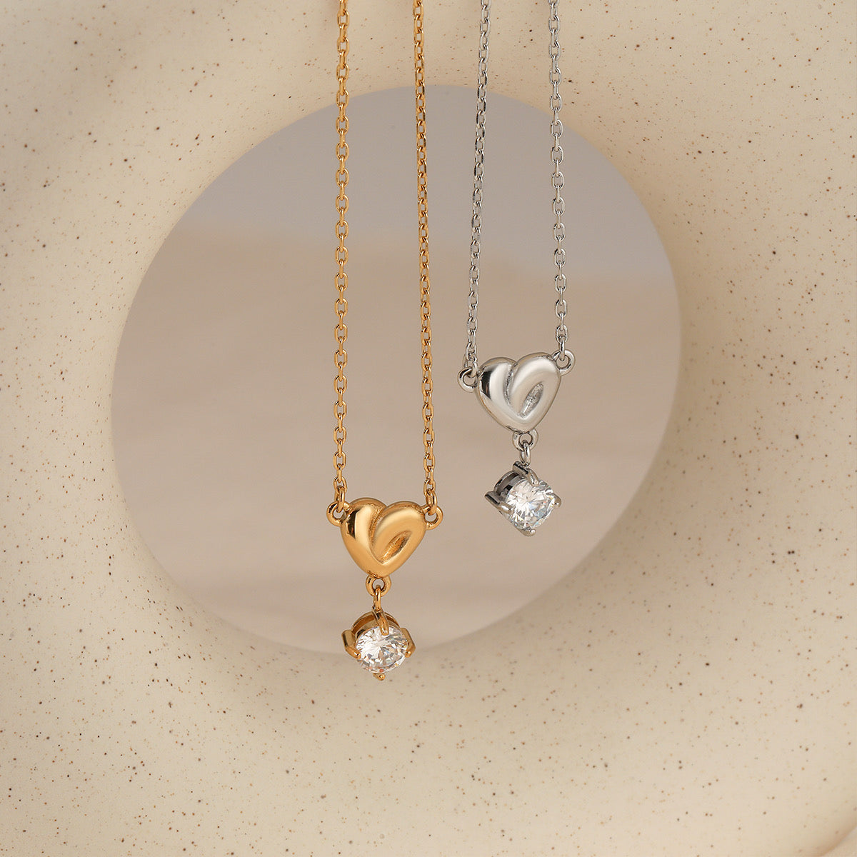 Collar Corazón Con Piedra Blanca