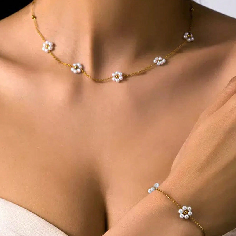 Collar Flor Perla 5 Flores