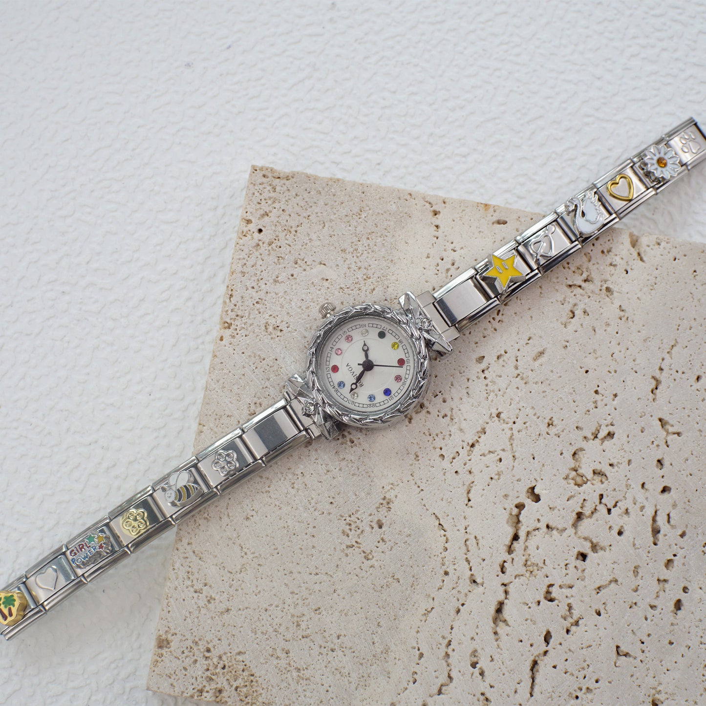 Reloj Italiano Plateado Redondo Fondo Blanco Con Charms
