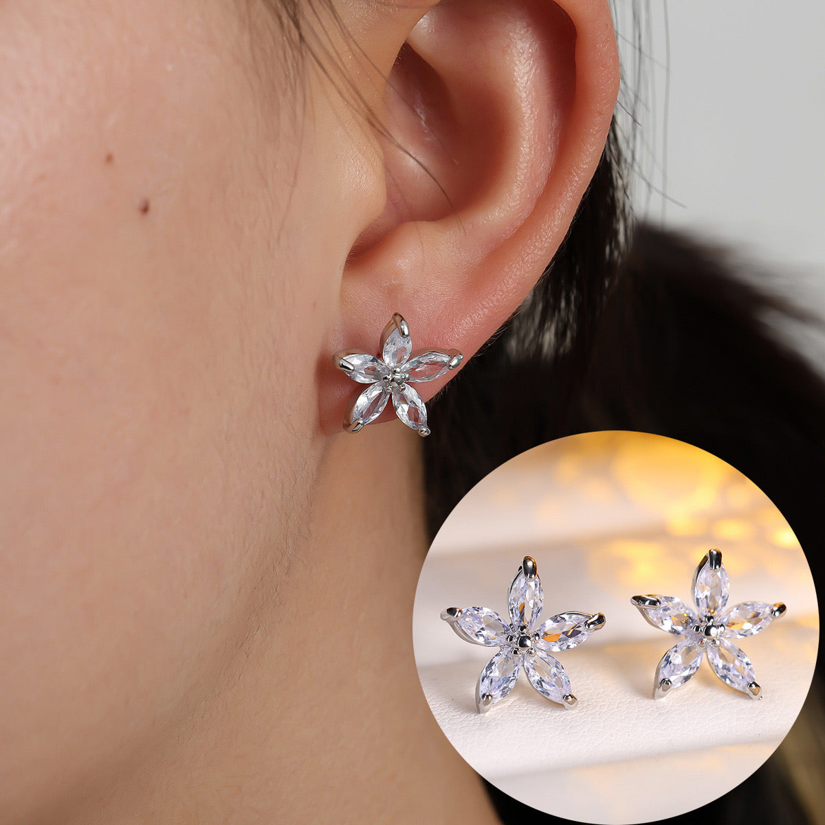 Aretes Mini Laminado Flor Plateada