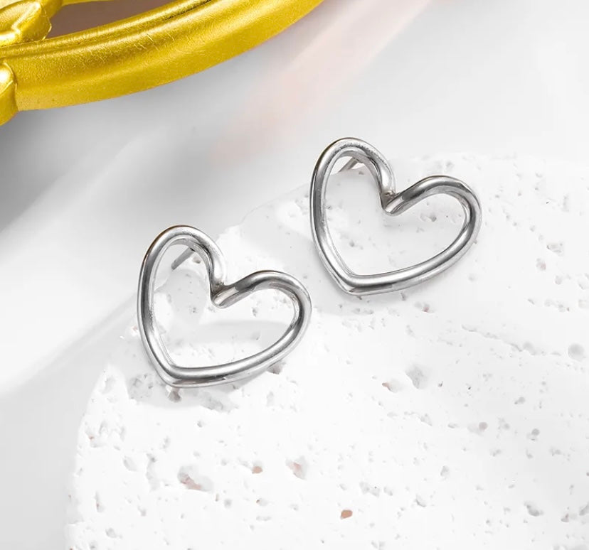 Aretes Corazón Plateado