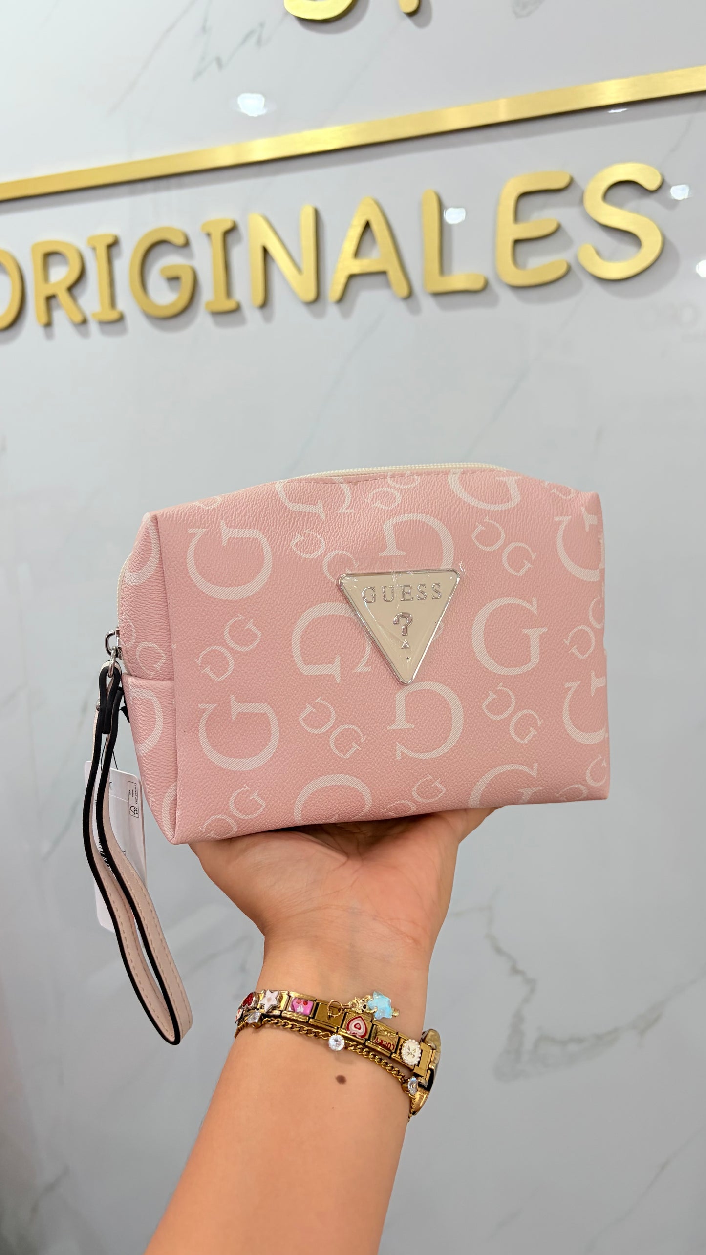 Cosmetiquera Chica Rosa Guess