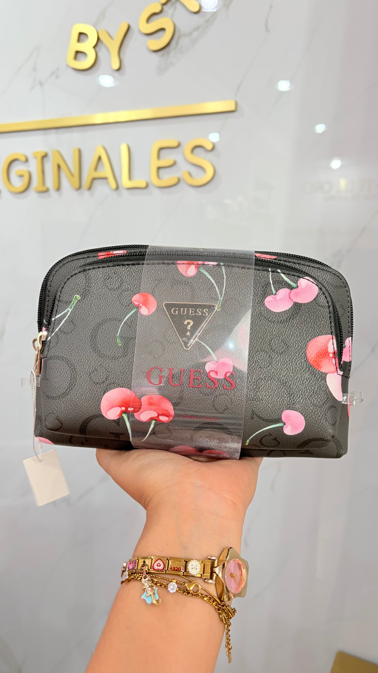 Dúo Cosmetiqueras Negras Con Cerezas🍒 Guess