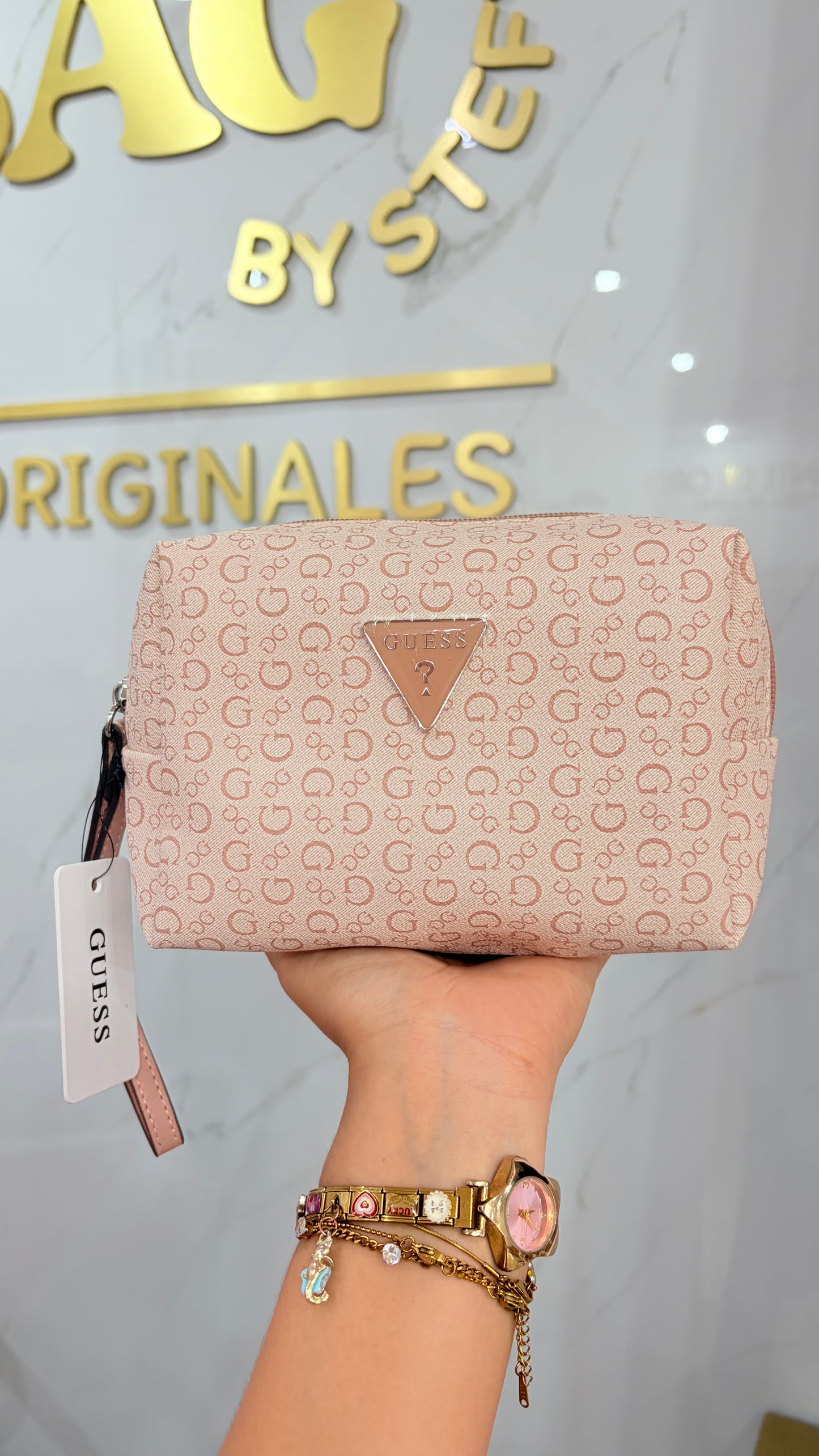 Cosmetiquera Chica Rosa Guess