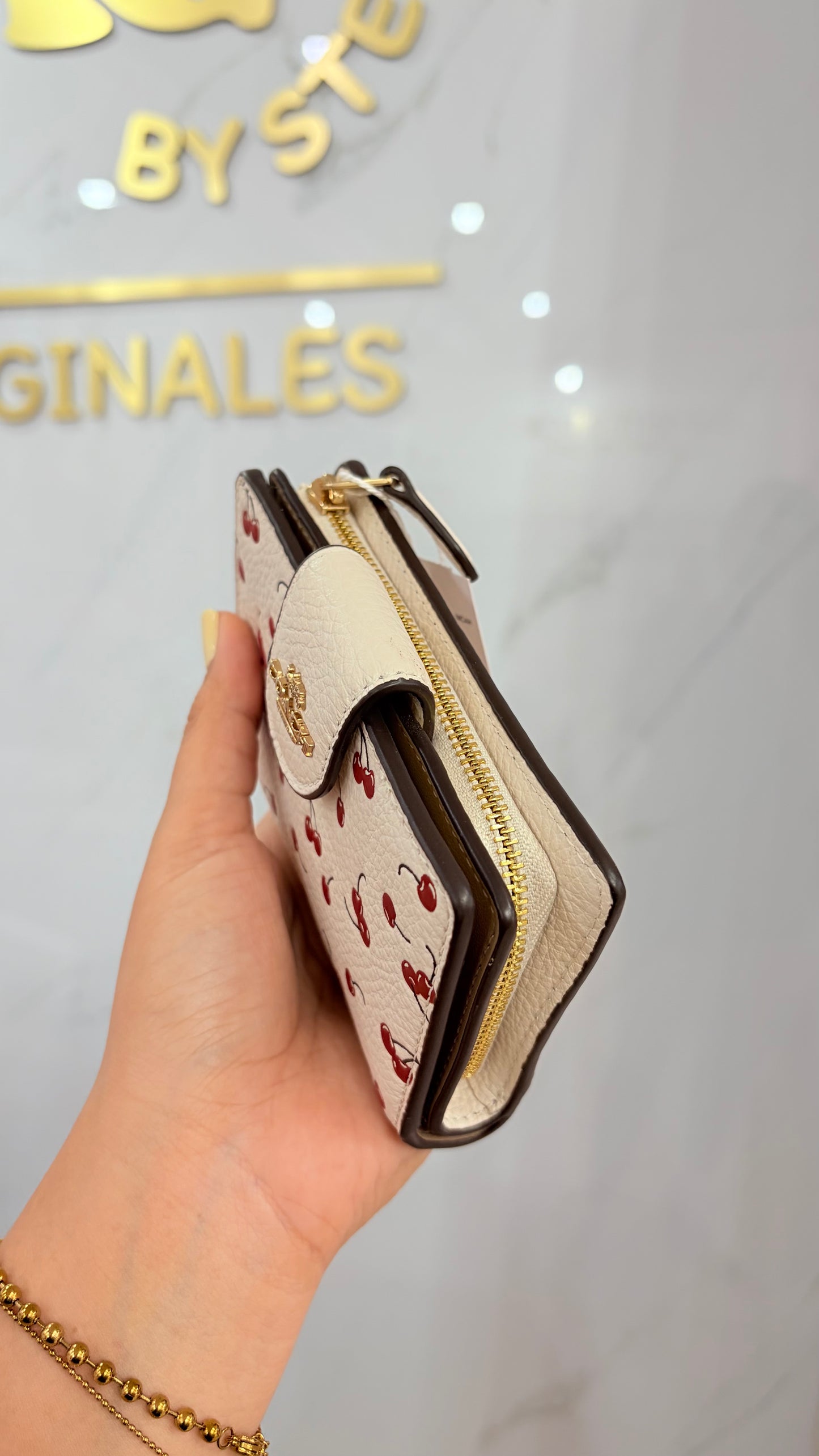 Cartera Dama Blanca Con Cerezas🍒 Coach