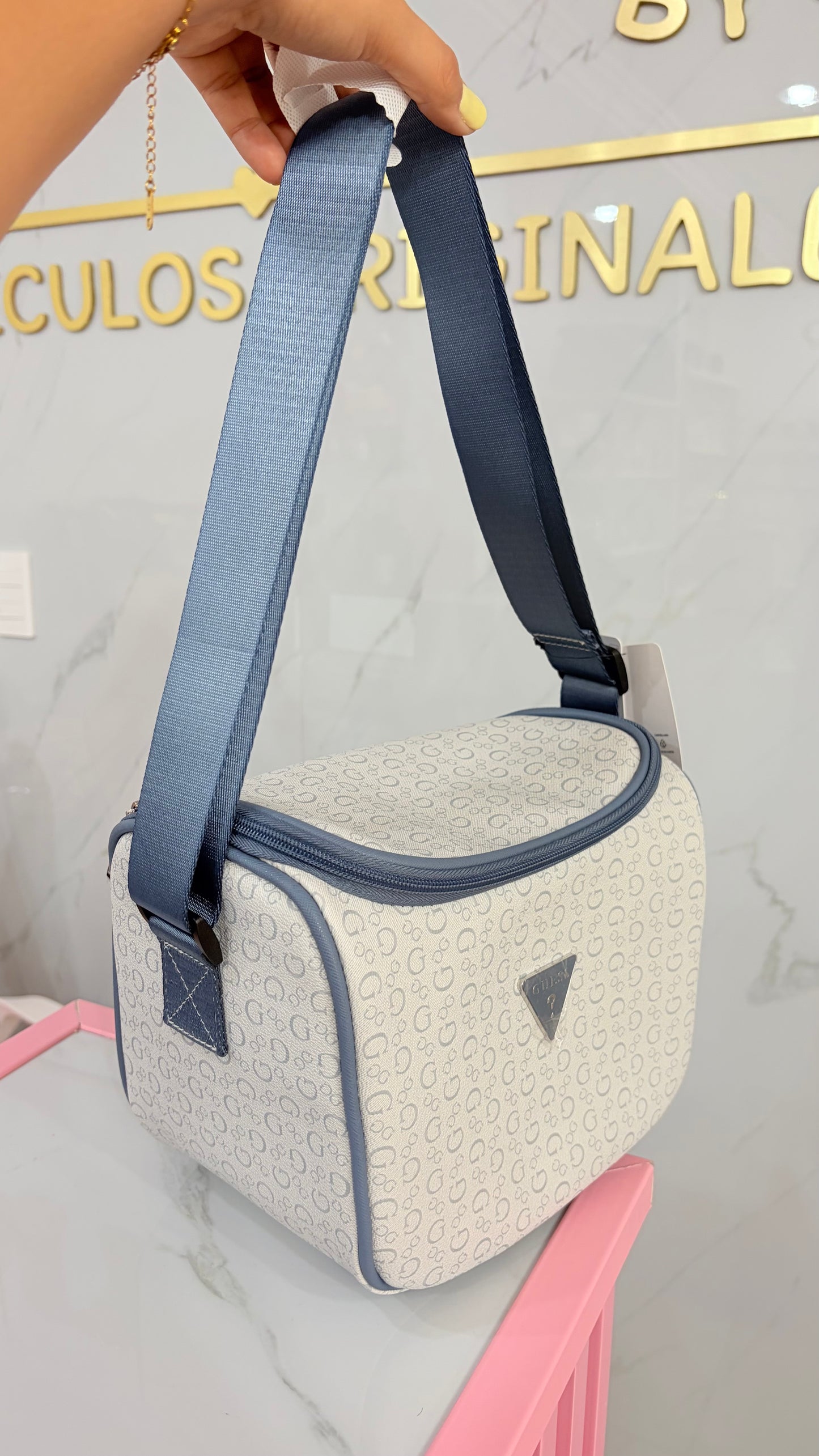 Lonchera Azul Guess
