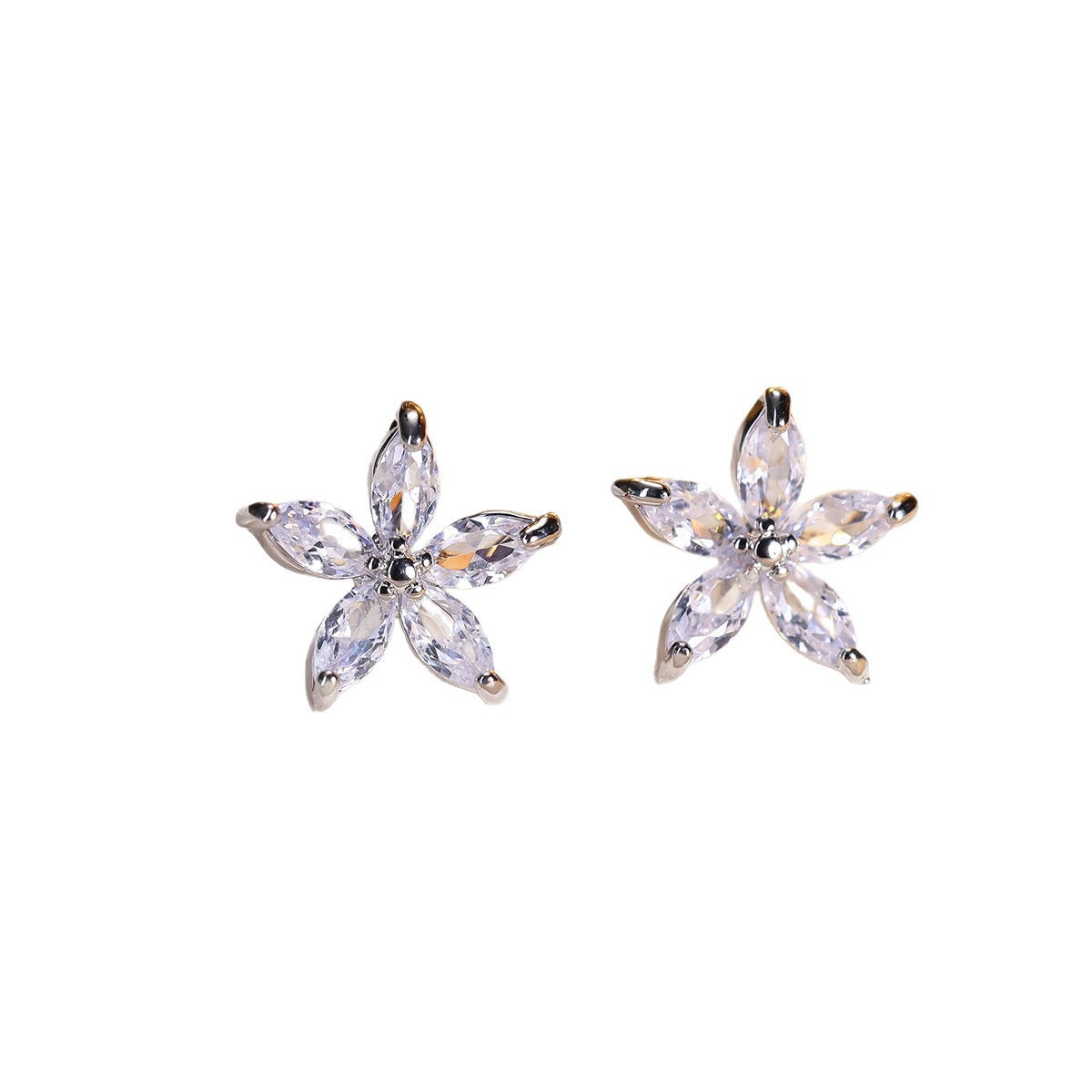 Aretes Mini Laminado Flor Plateada