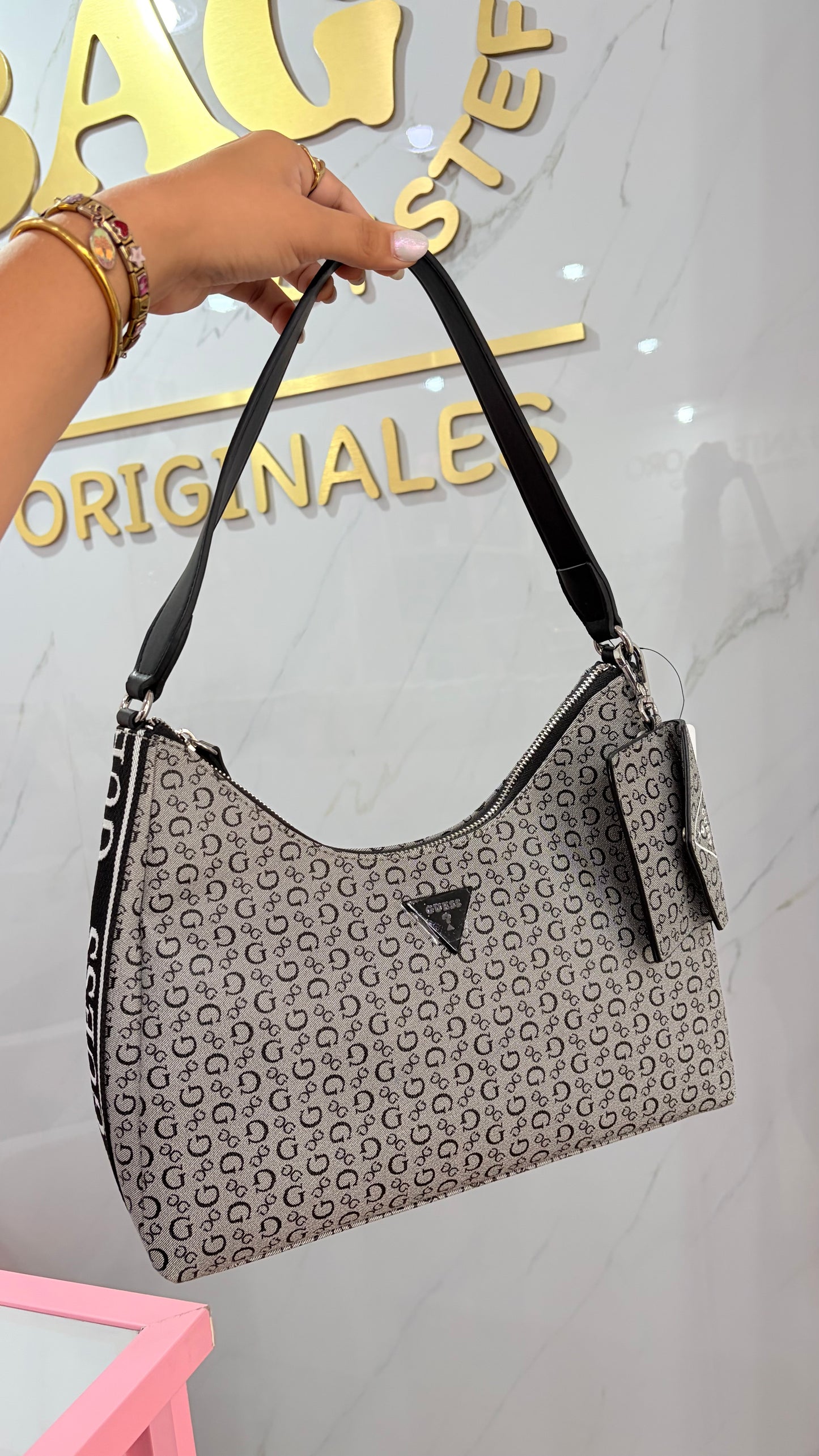 Bolsa Dama Gris Y Negro Guess
