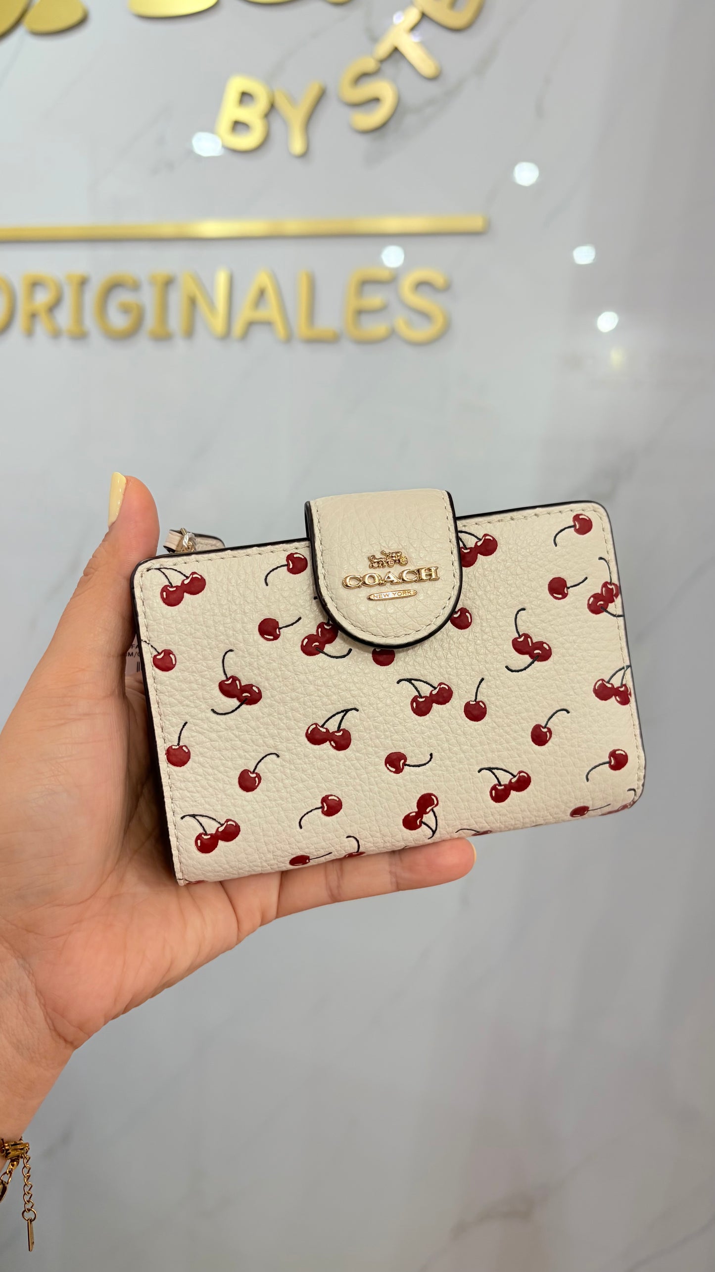 Cartera Dama Blanca Con Cerezas🍒 Coach