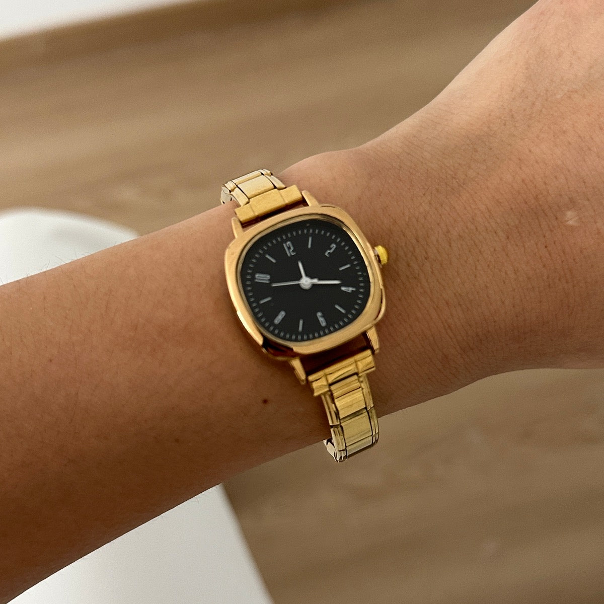 Reloj Italiano Dorado Cuadrado Negro