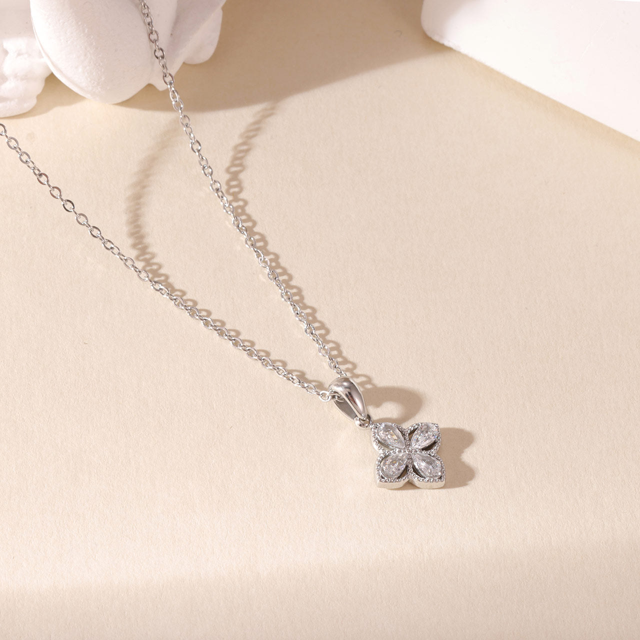 Collar Flor Trébol