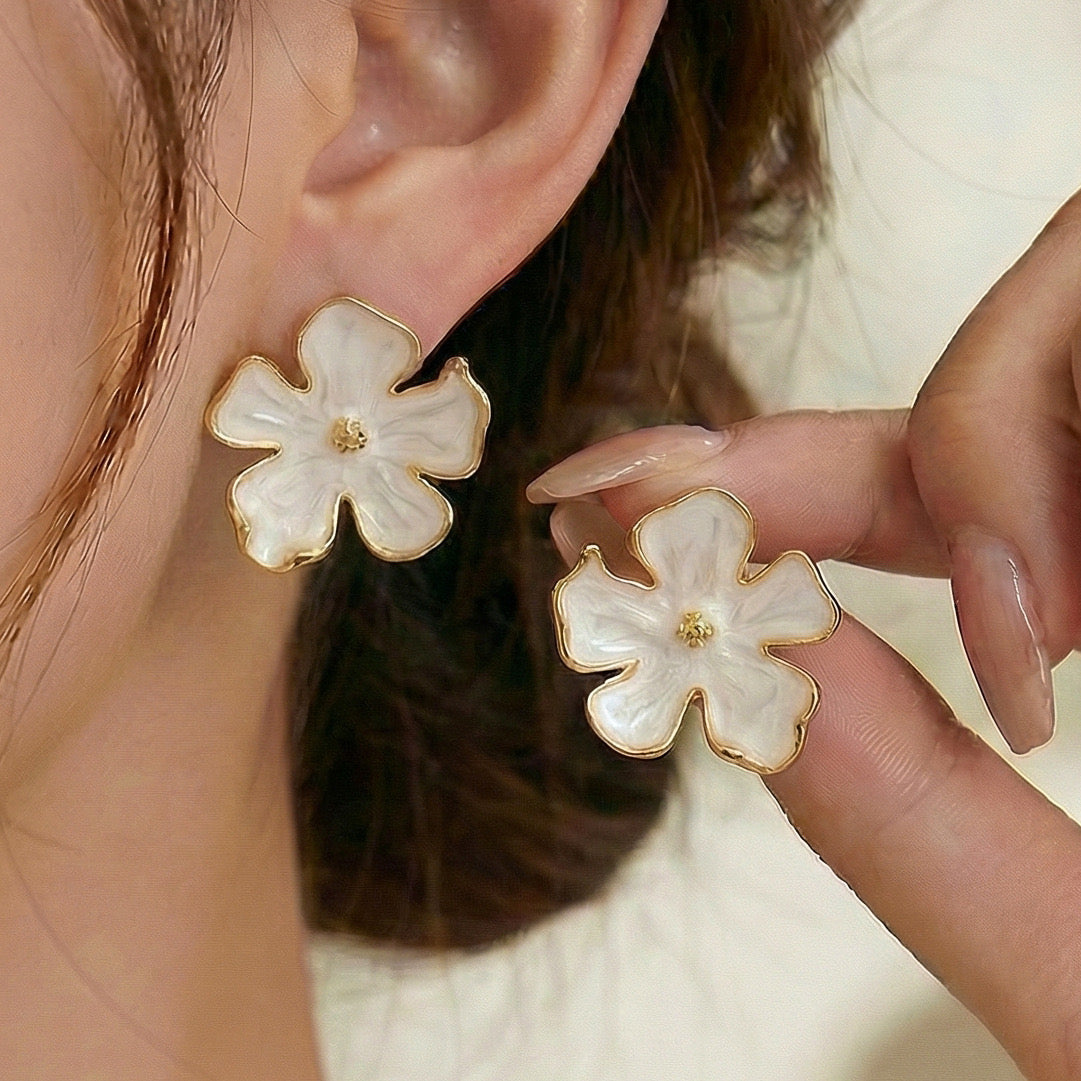 Aretes Flor Blanca Lulú