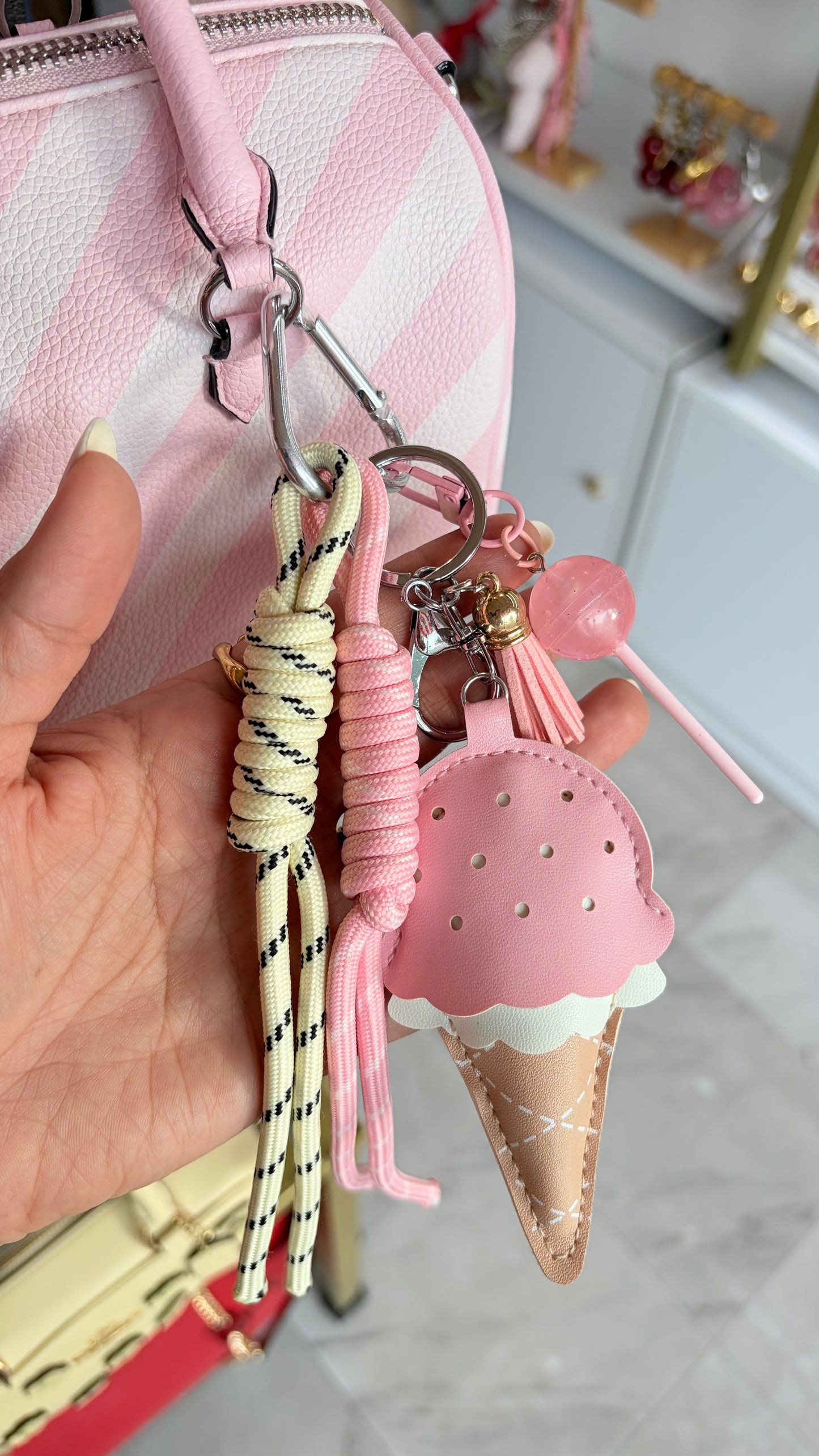 Llavero Maxi Helado Rosa