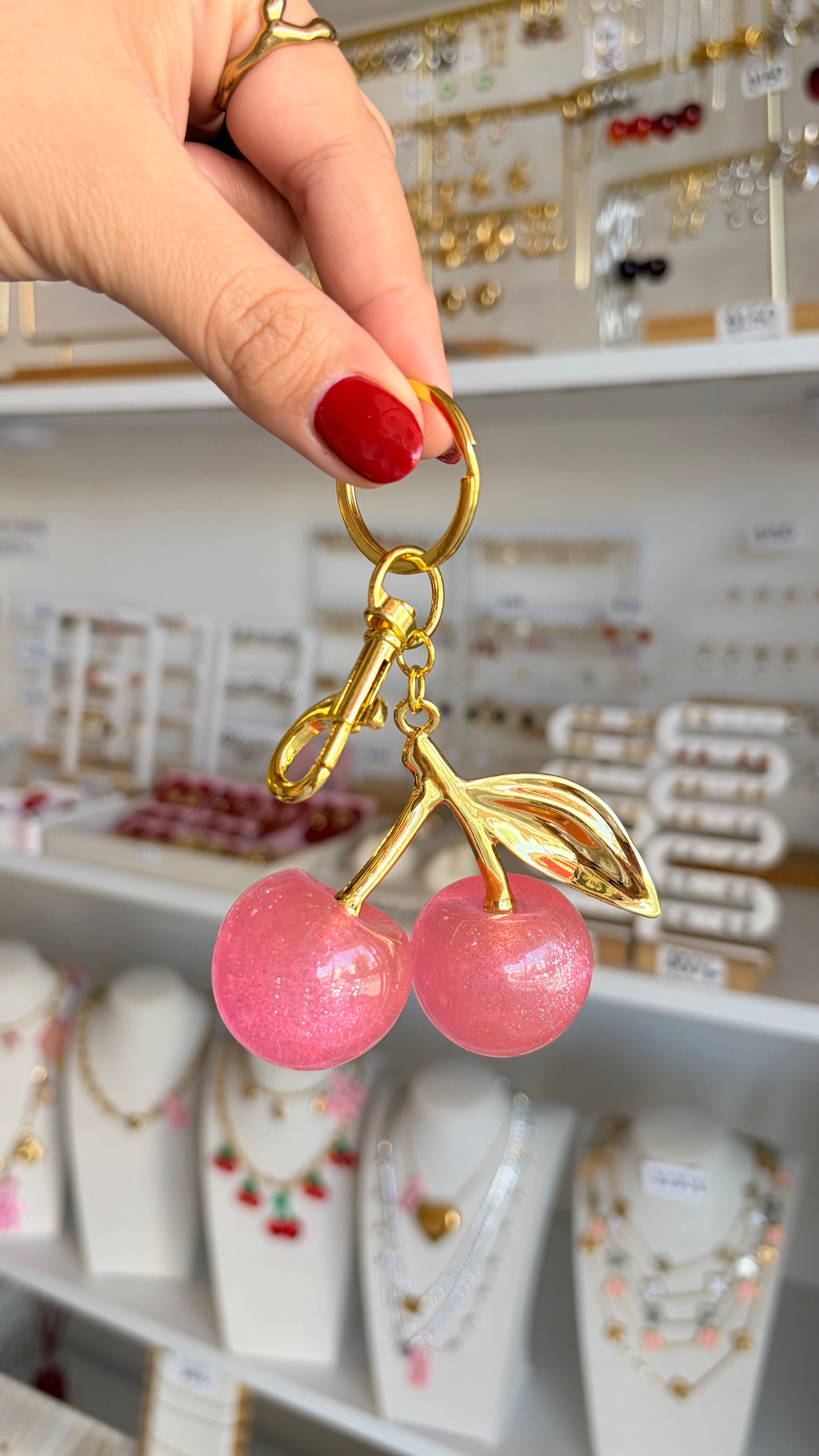 Llavero maxi cerezas rosas y dorado