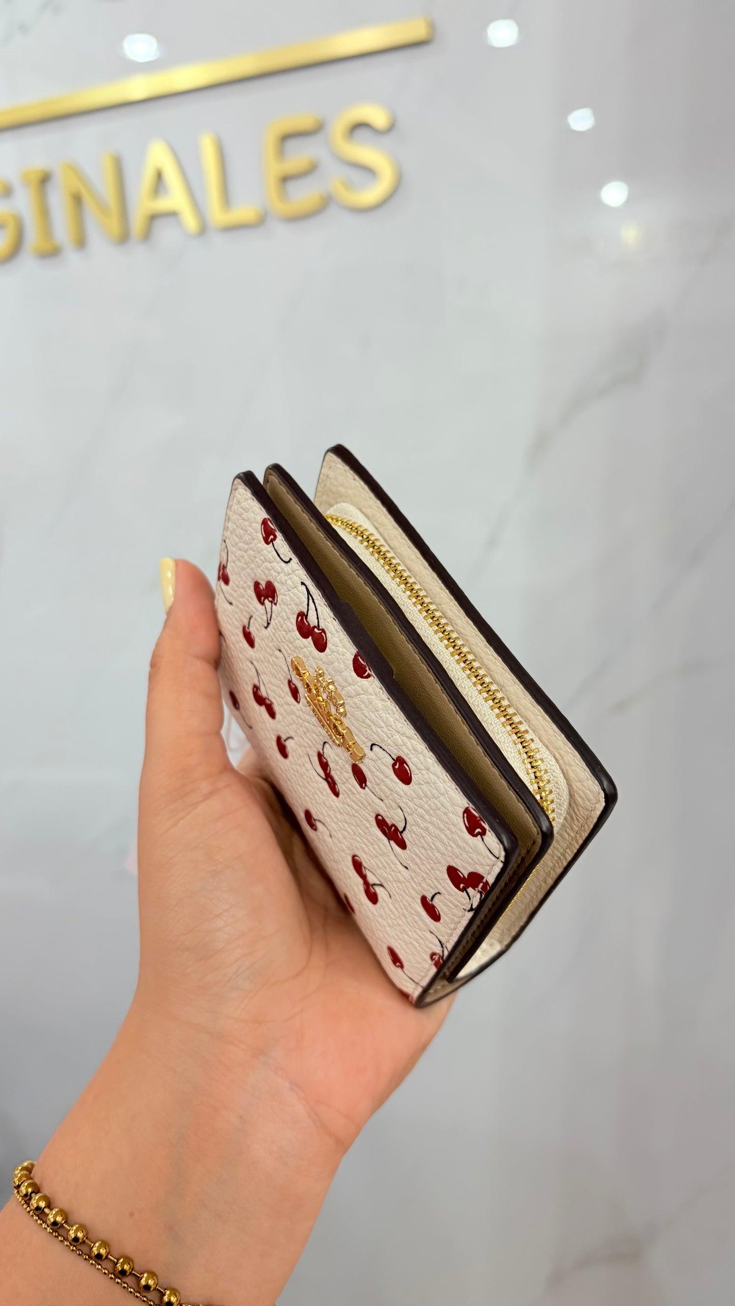 Cartera Dama Blanca Con Cerezas🍒 Coach