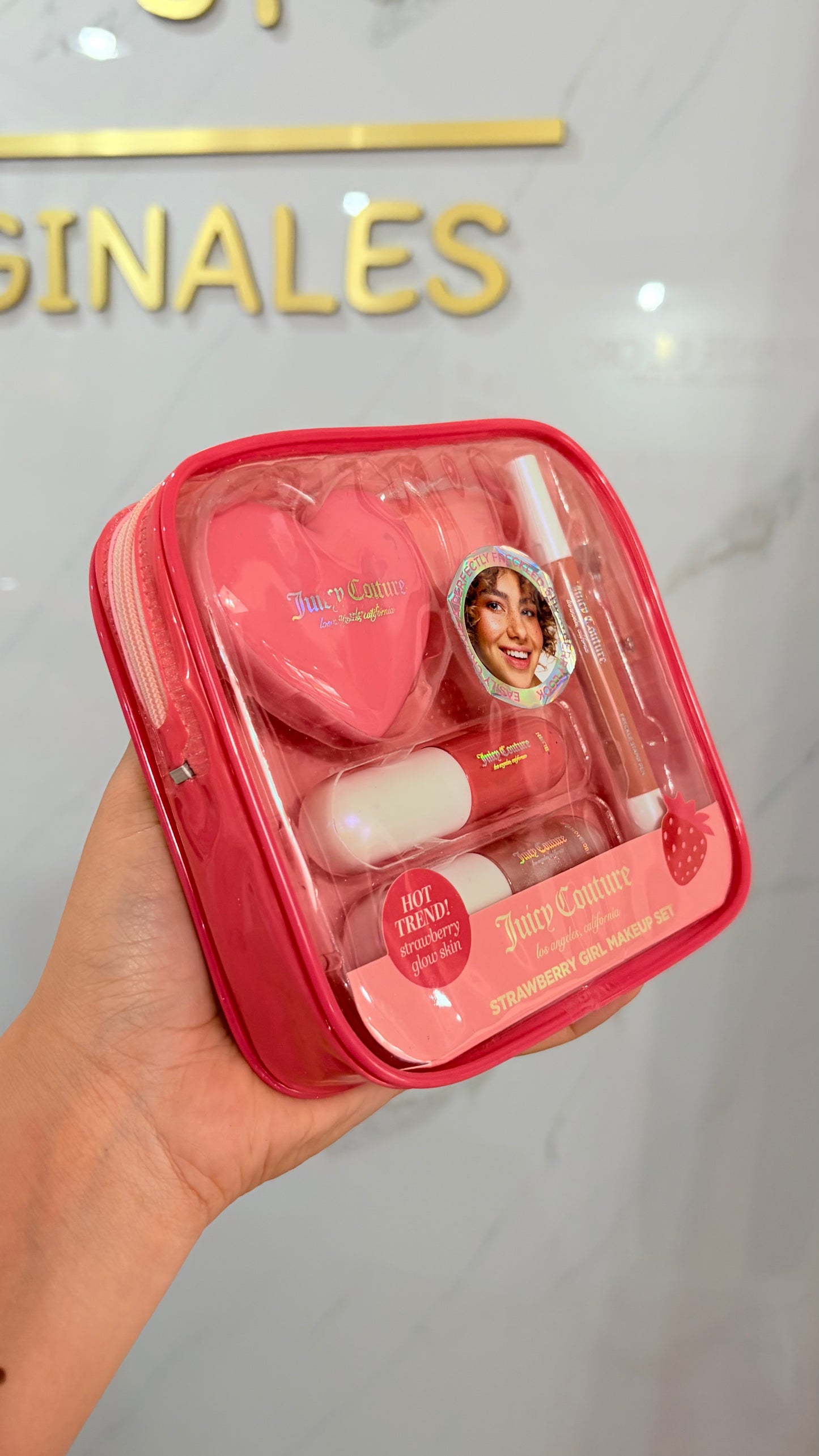 Set Maquillaje Fresa🍓 Juicy Couture