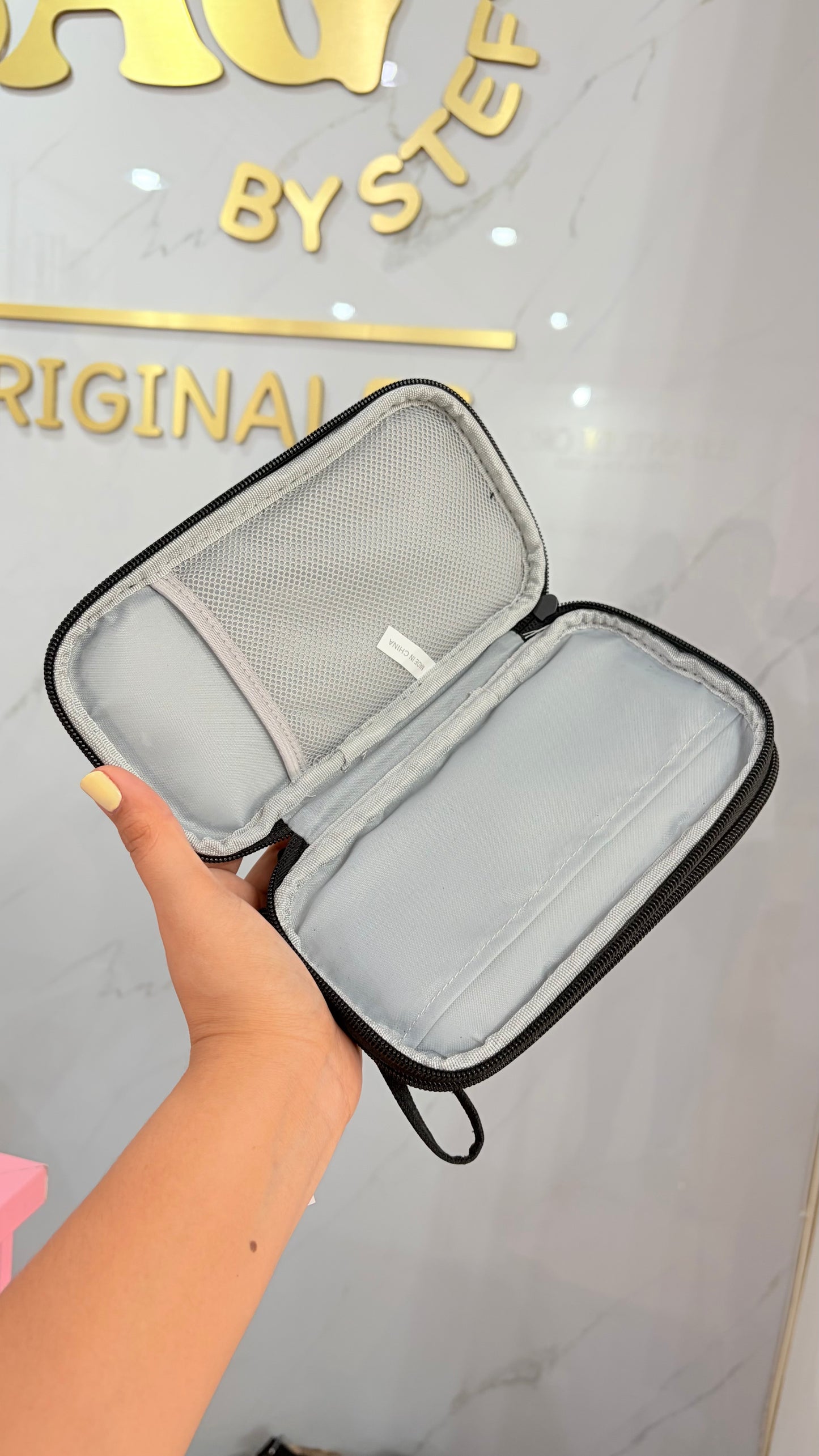 Bolsa Unisex Organizafora Negra Guess