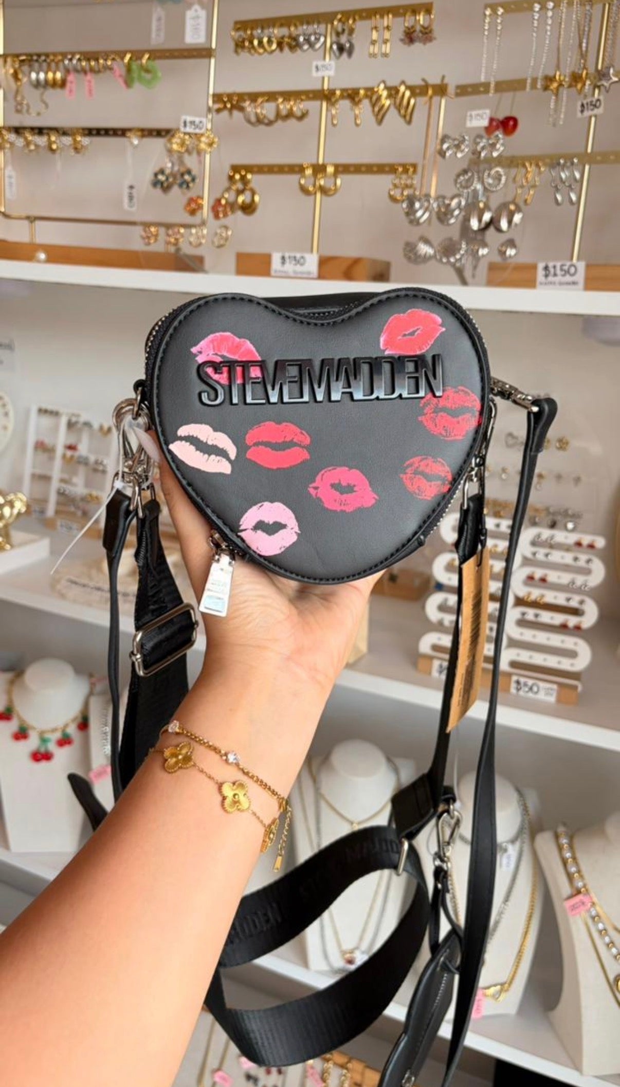 Bolsa Dama Crossbody Negro Con Besos Steve Madden