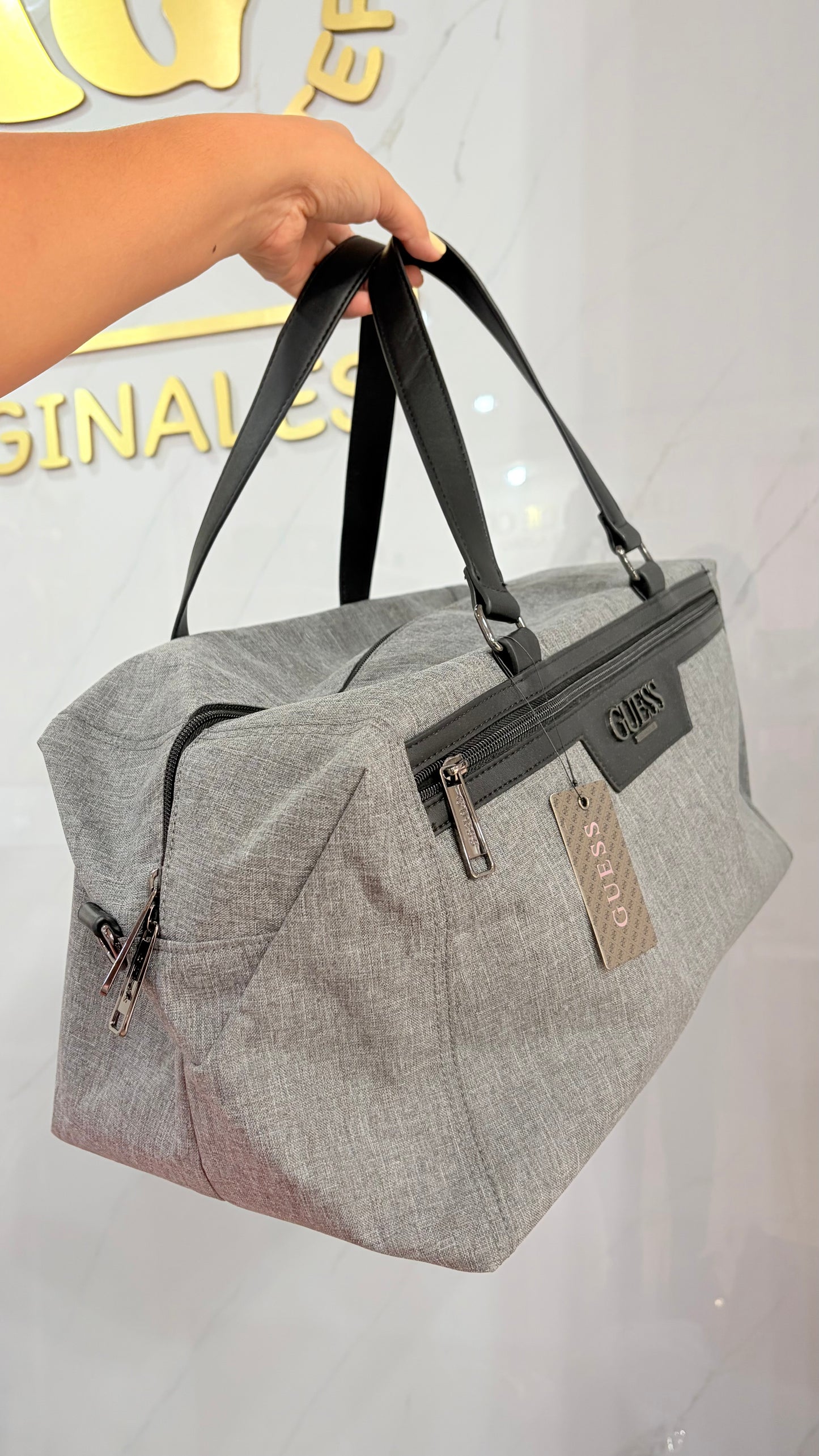 Bolsa Unisex Viaje Gris Y Negro Guess
