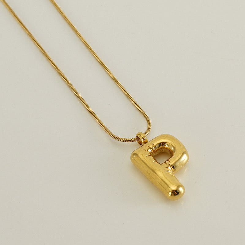 Collar Inicial Grande Dorado Acero