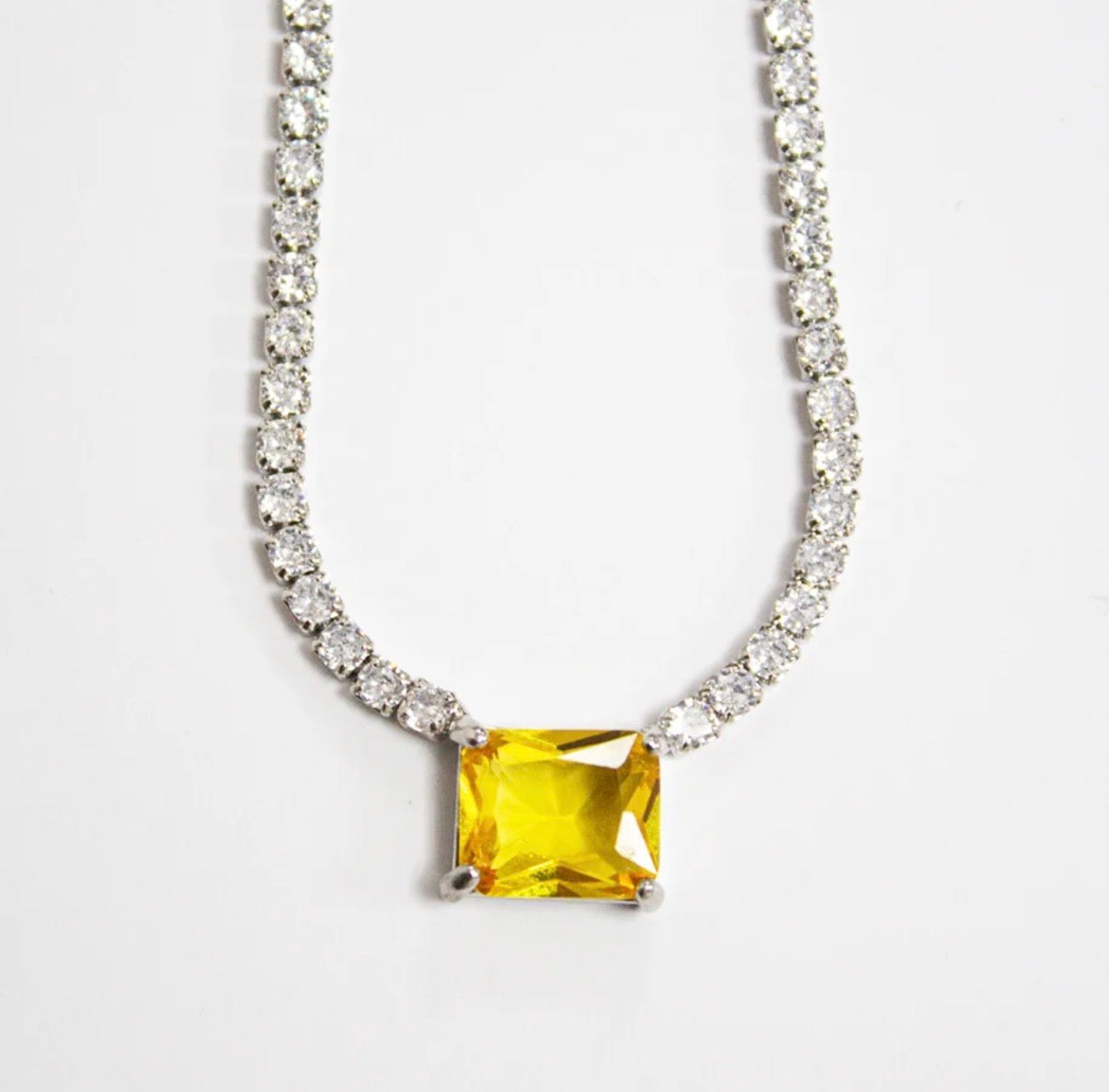 Collar Plateado Piedra Amarilla Con Piedras Blancas