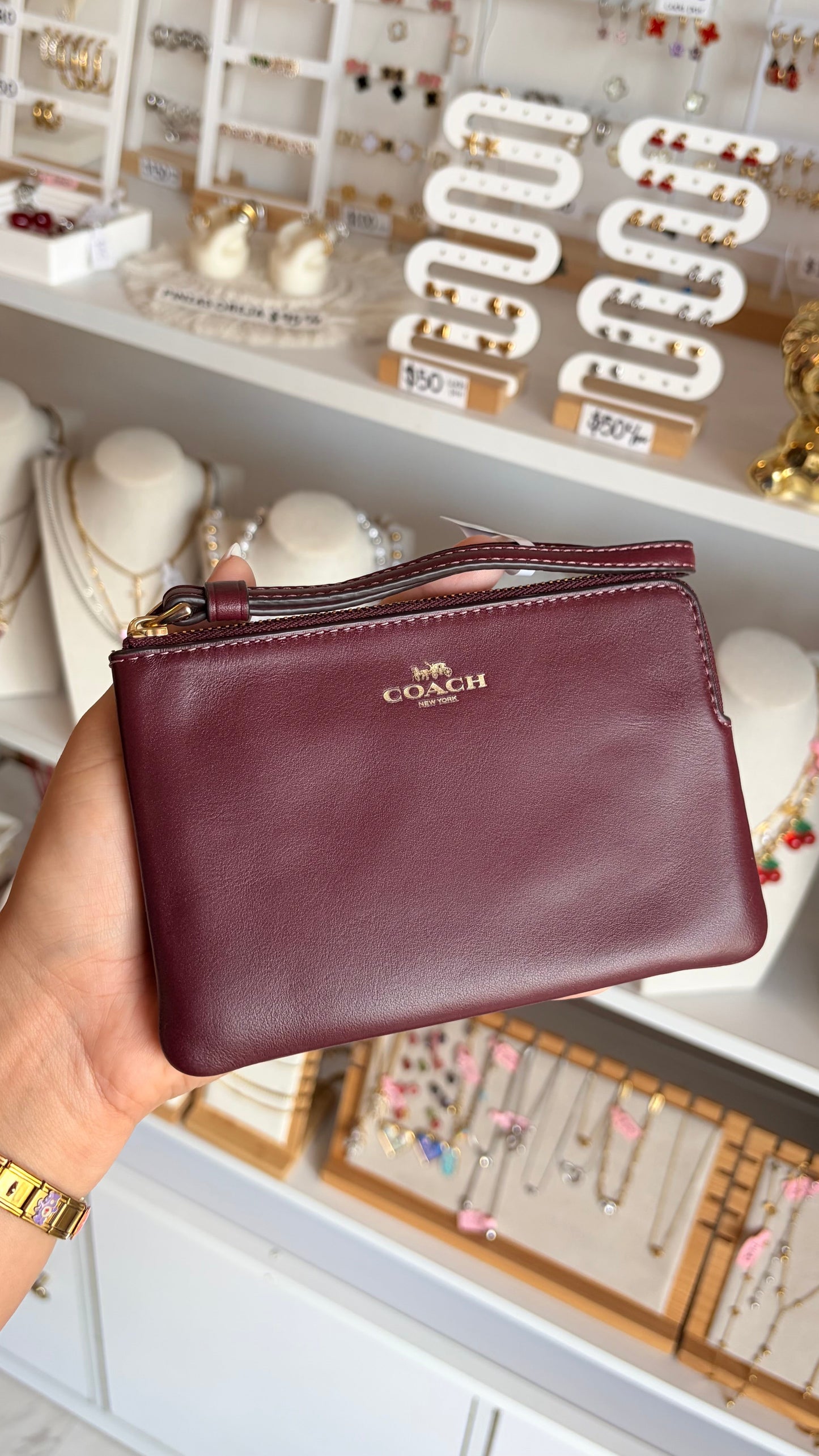 Muñequera Dama Chica Coach