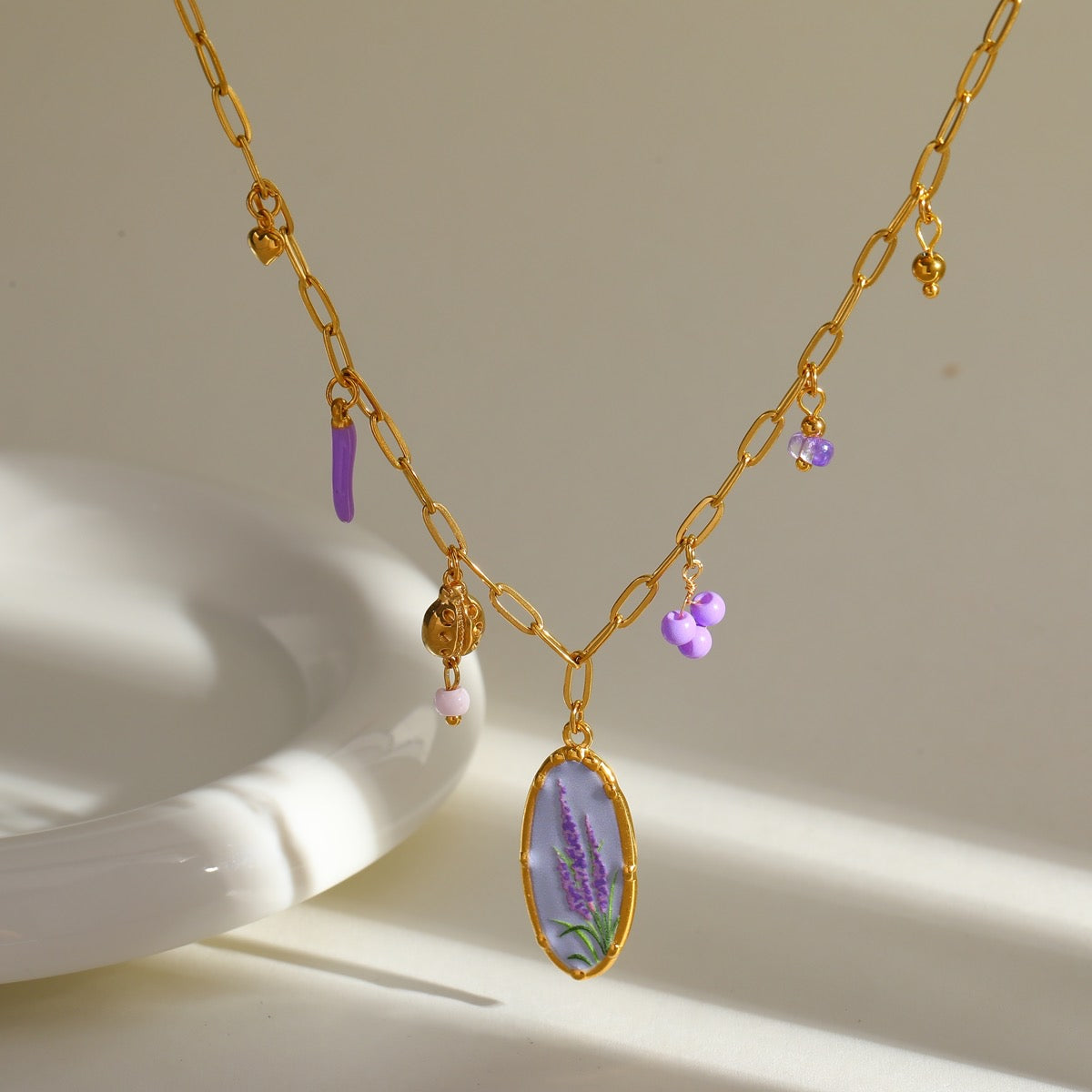 Collar Flor Con Dijes Morado