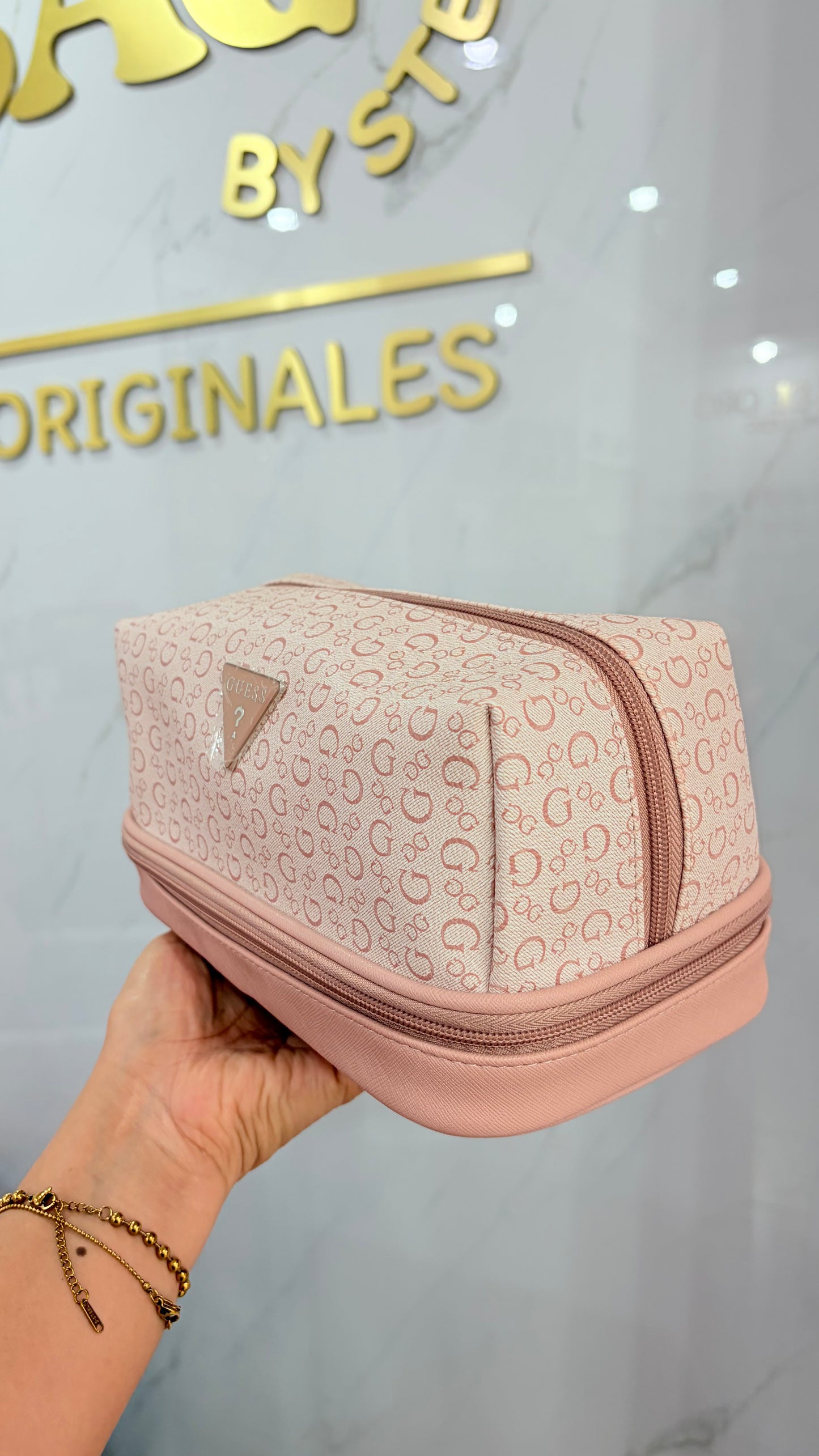 Cosmetiquera Grande Rosa Guess