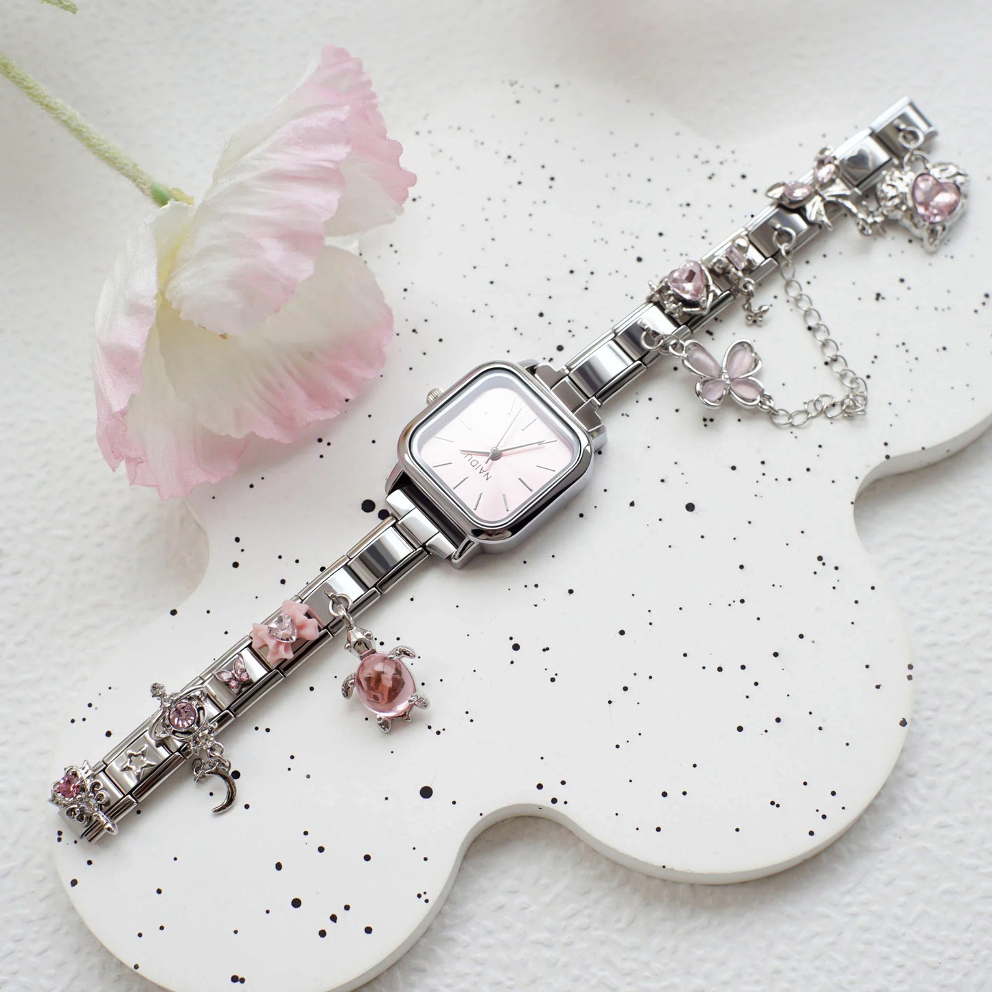 Reloj Italiano Plateado Cuadrado Fondo Rosa Con Charm Rosas