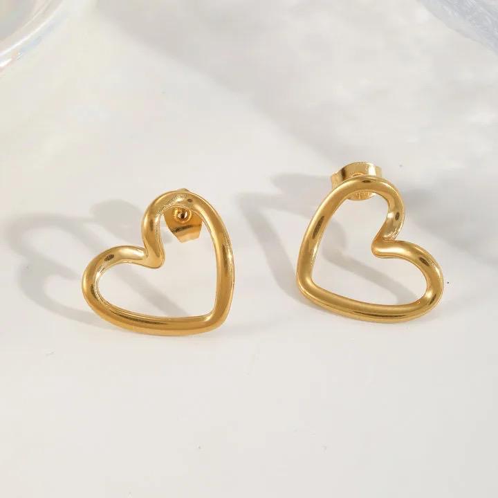 Aretes Corazón Hueco