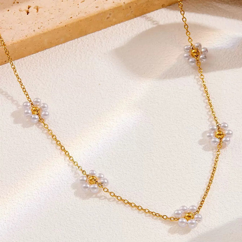 Collar Flor Perla 5 Flores
