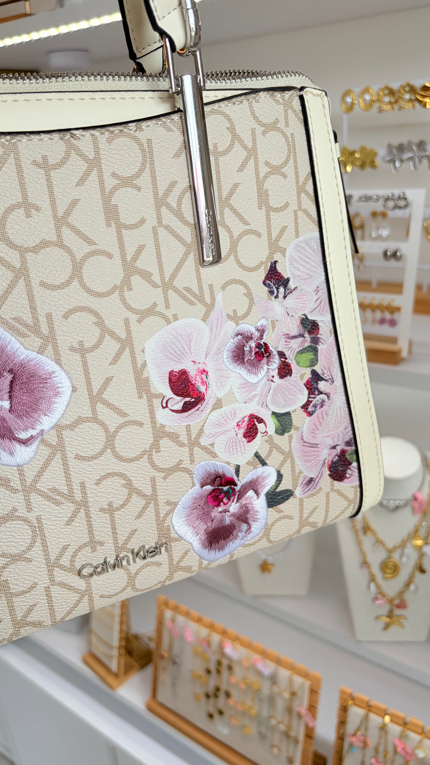 Bolsa Dama Beige Con Flores Calvin Klein