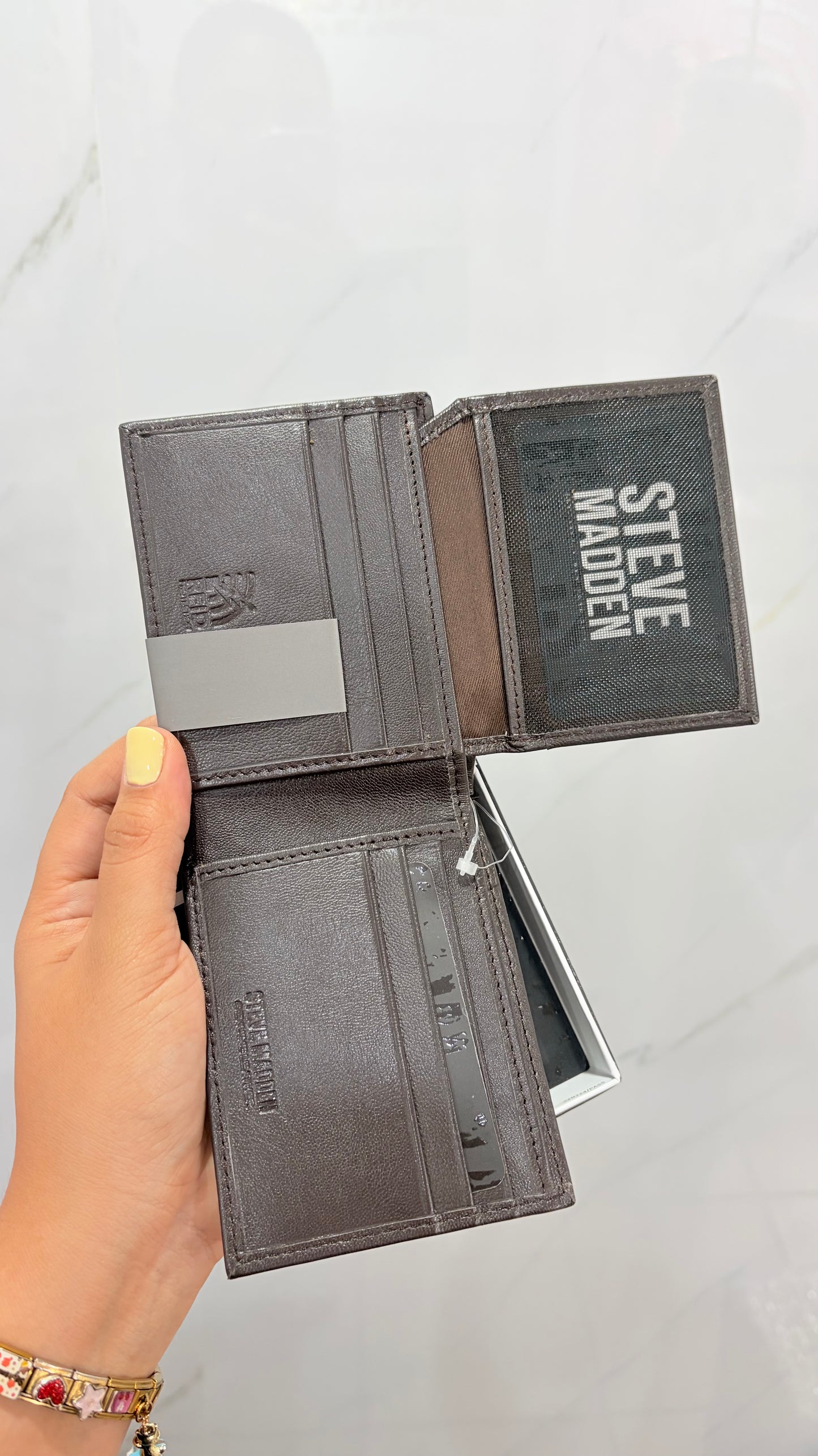 Cartera Caballero Chocolate Oscuro Steve Madden