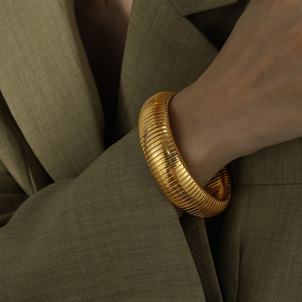 Brazalete Lisa Dorado Chunky 2cm