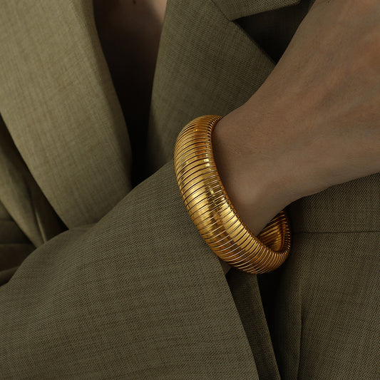 Brazalete Lisa Dorado Chunky 2cm