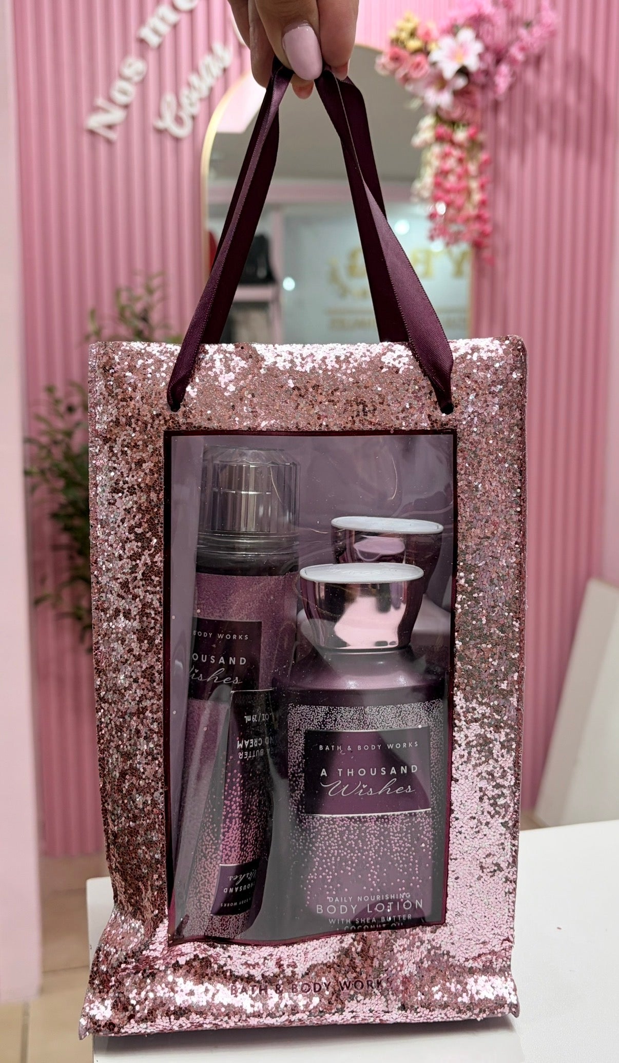 Set Dama Body Wash, Crema Corporal, Body Mist Y Crema De Manos A Thousand Wishes B&BW