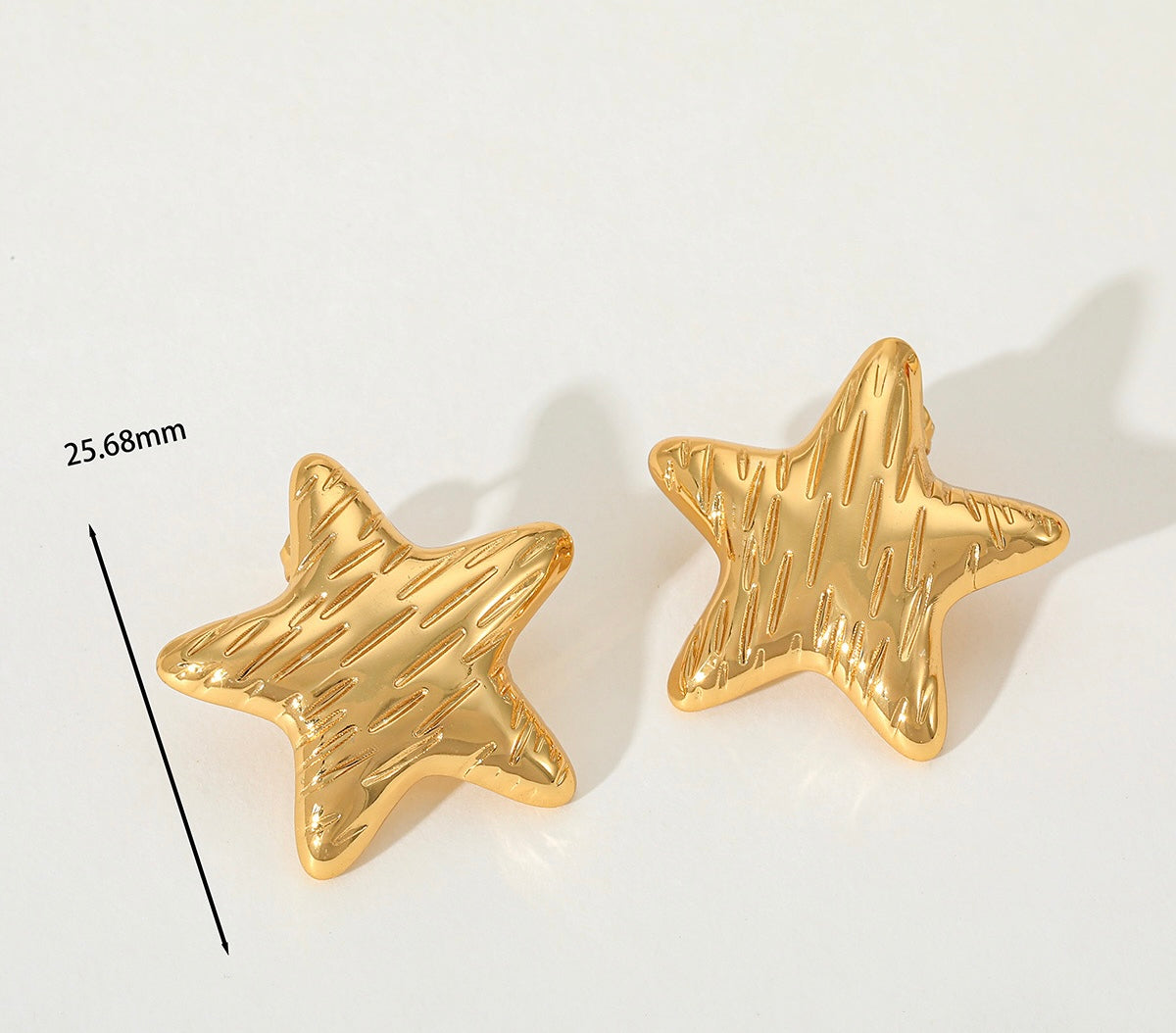 Aretes Estrella Dorada 2.8cm