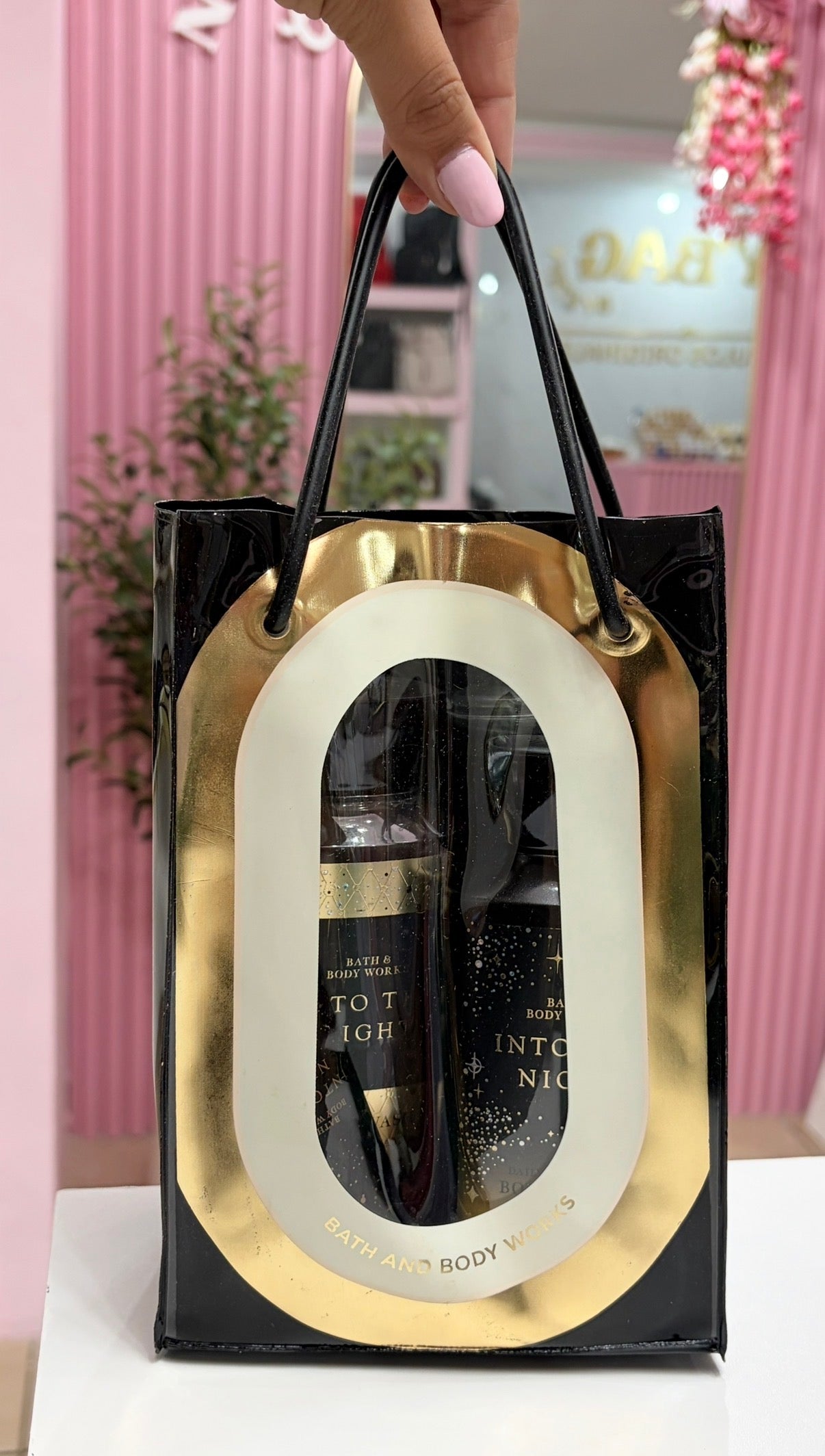 Set Dama Body Wash, Crema Corporal, Body Mist Y Crema De Manos Into The Night B&BW