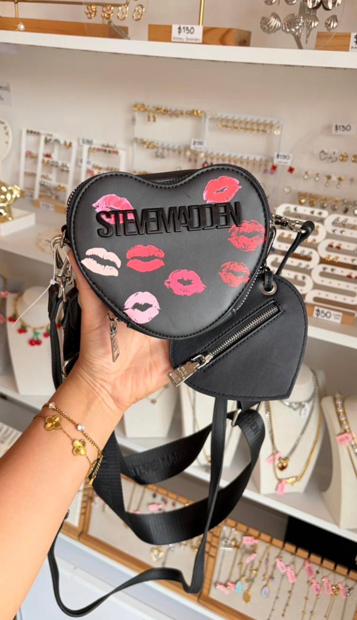 Bolsa Dama Crossbody Negro Con Besos Steve Madden