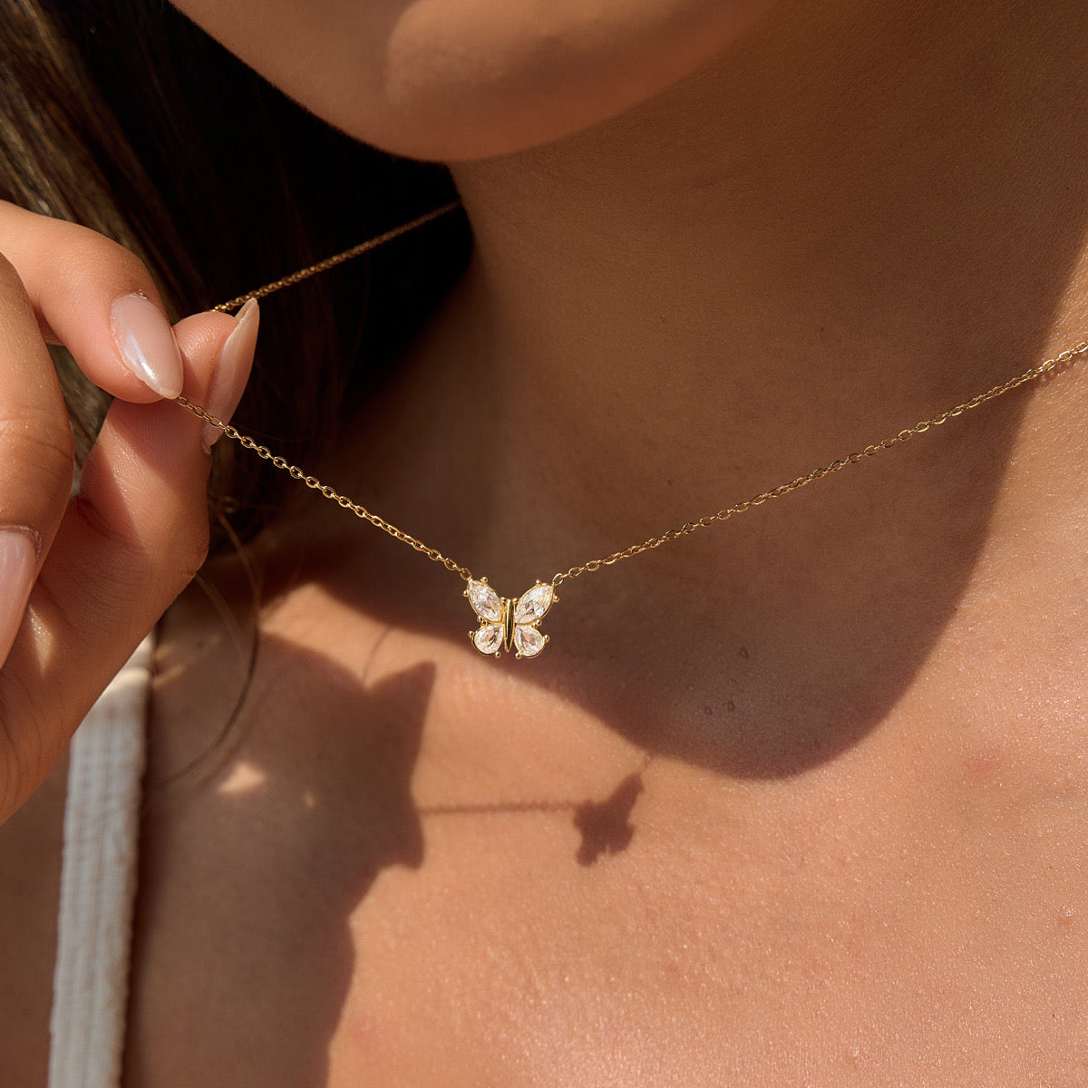 Collar Mariposa Mini Con Piedras Blancas