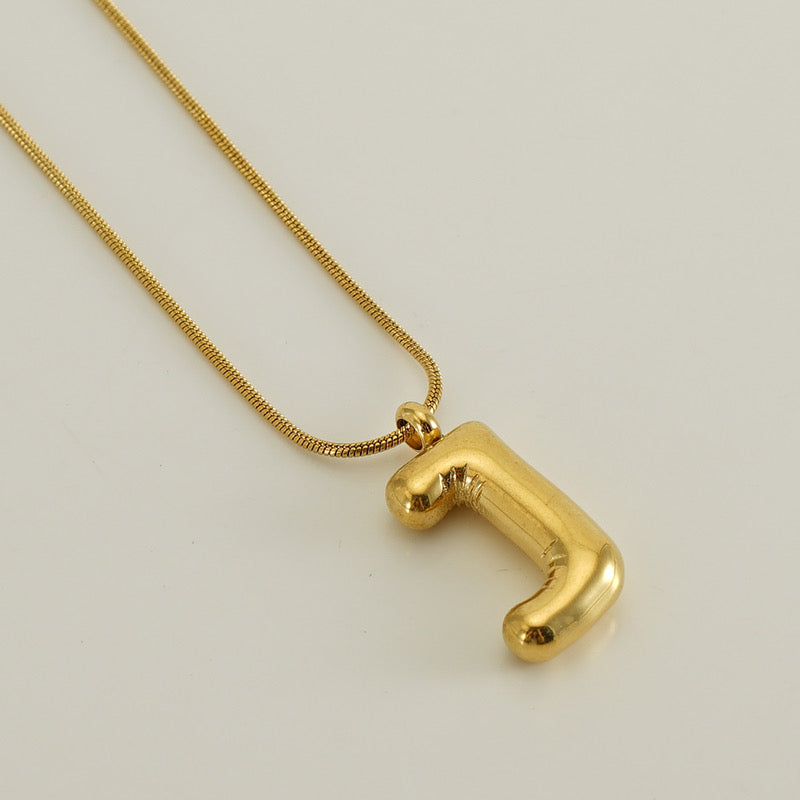 Collar Inicial Grande Dorado Acero