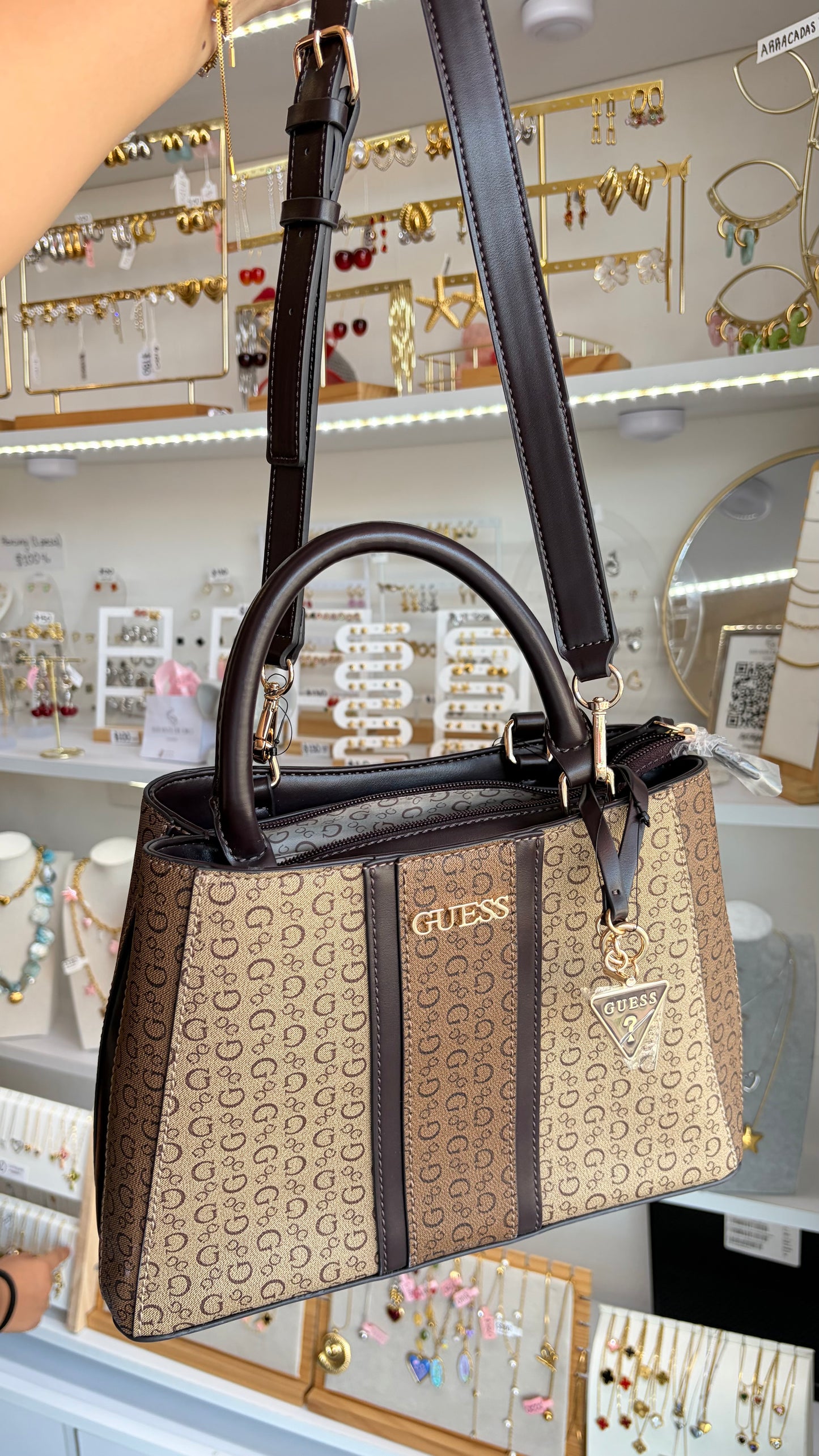 Bolsa Dama Chocolate Guess
