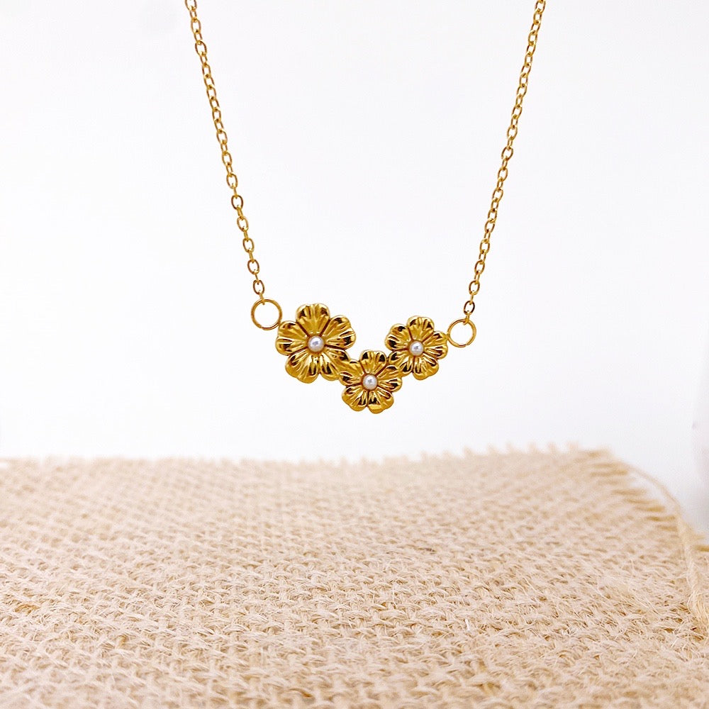 Collar Flores Minis Con Perlas